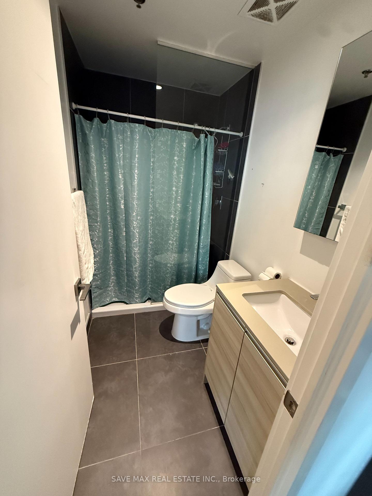 Photo 4 of Unit 404, 20 Minowan Miikan Lane, Toronto, Little Portugal — HOMEH
