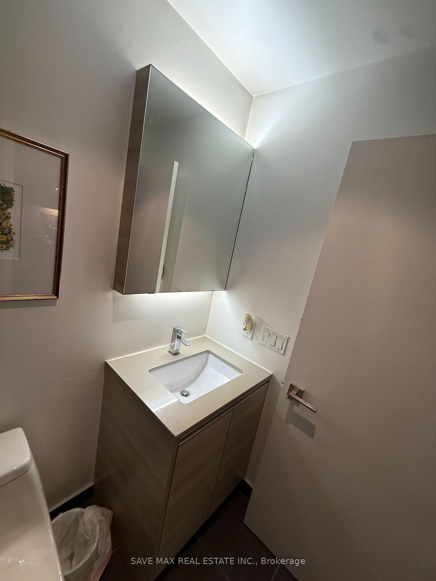Photo 5 of Unit 404, 20 Minowan Miikan Lane, Toronto, Little Portugal — HOMEH