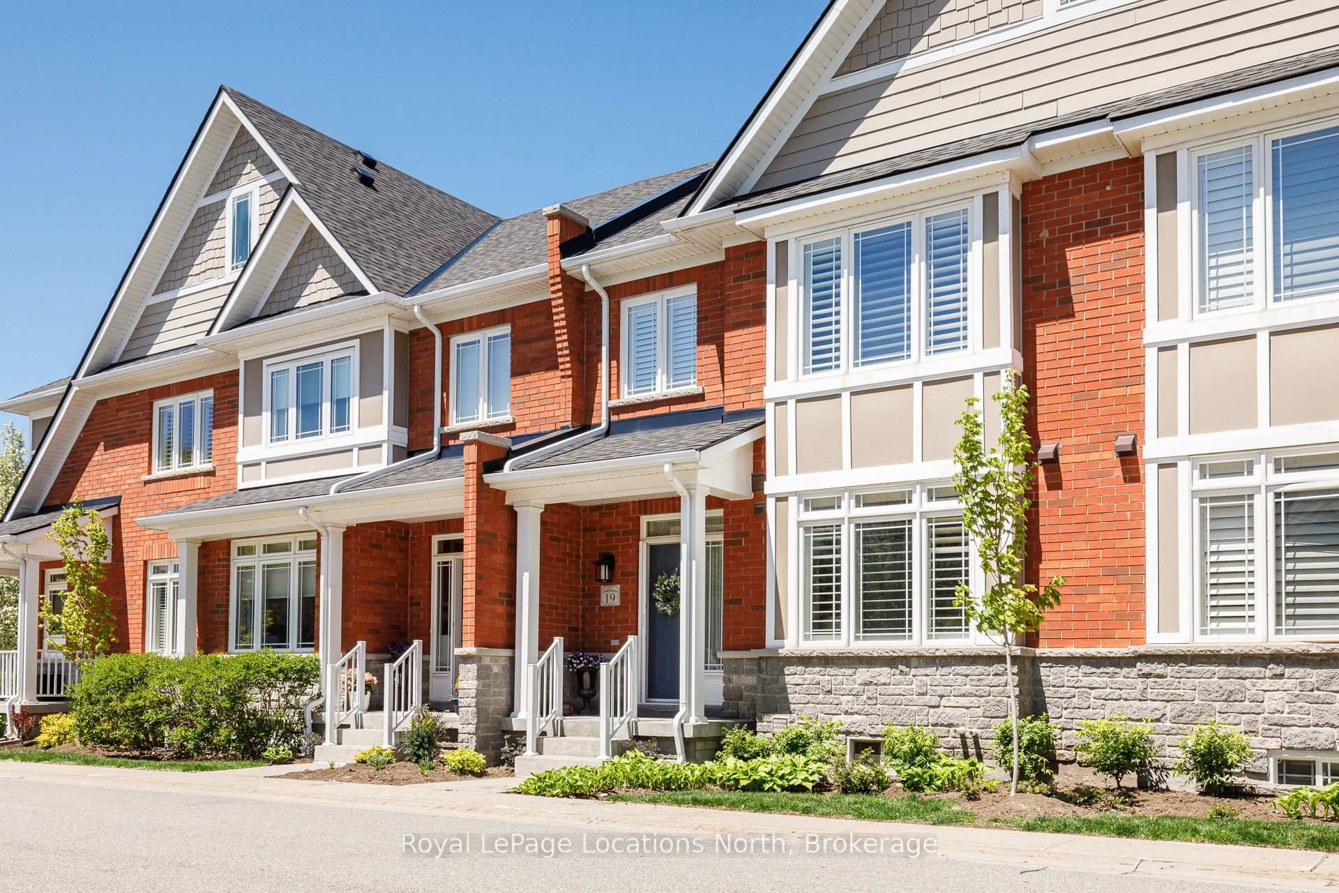 Photo 2 of 19 Collship Lane, Collingwood — HOMEH