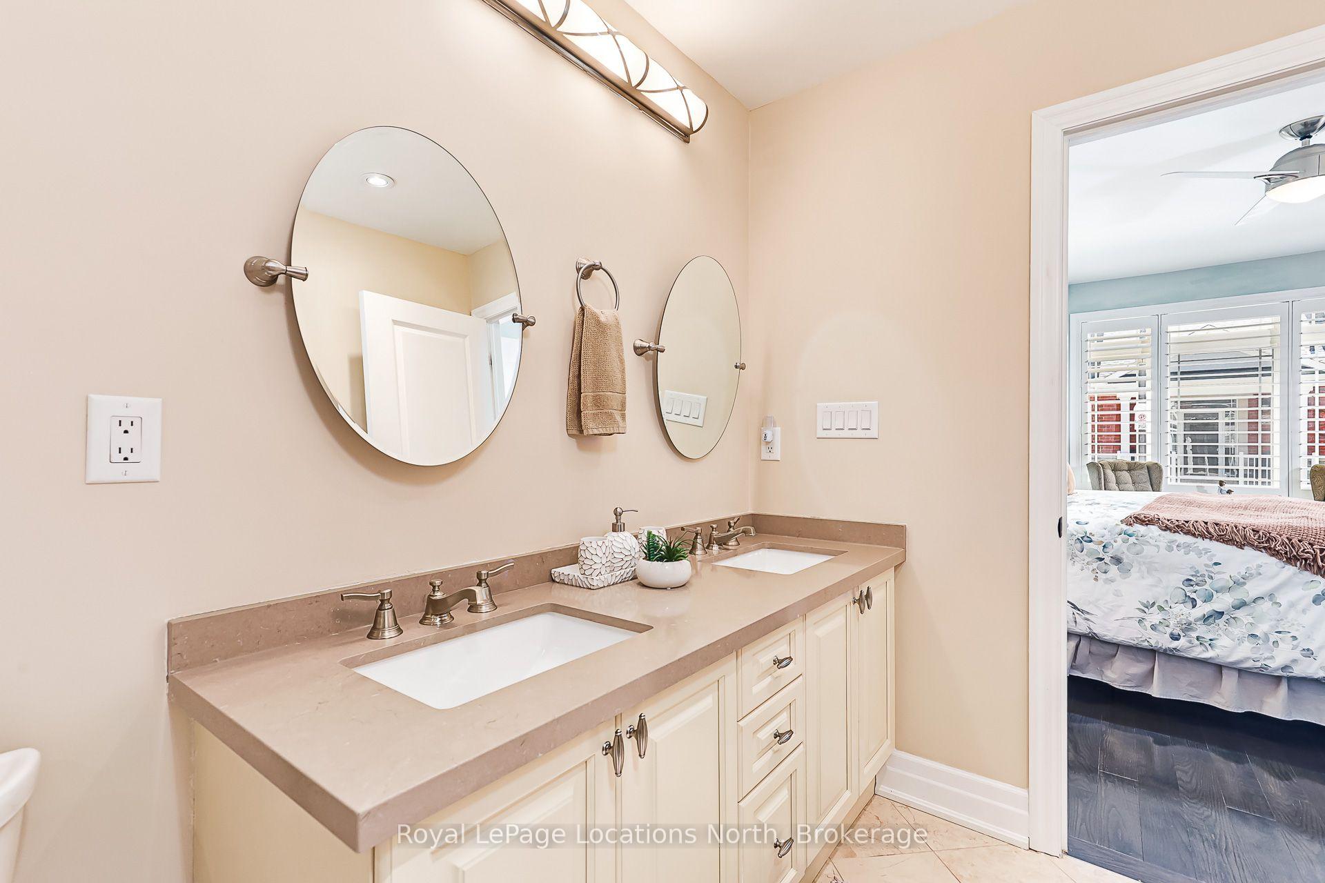 Photo 20 of 19 Collship Lane, Collingwood — HOMEH