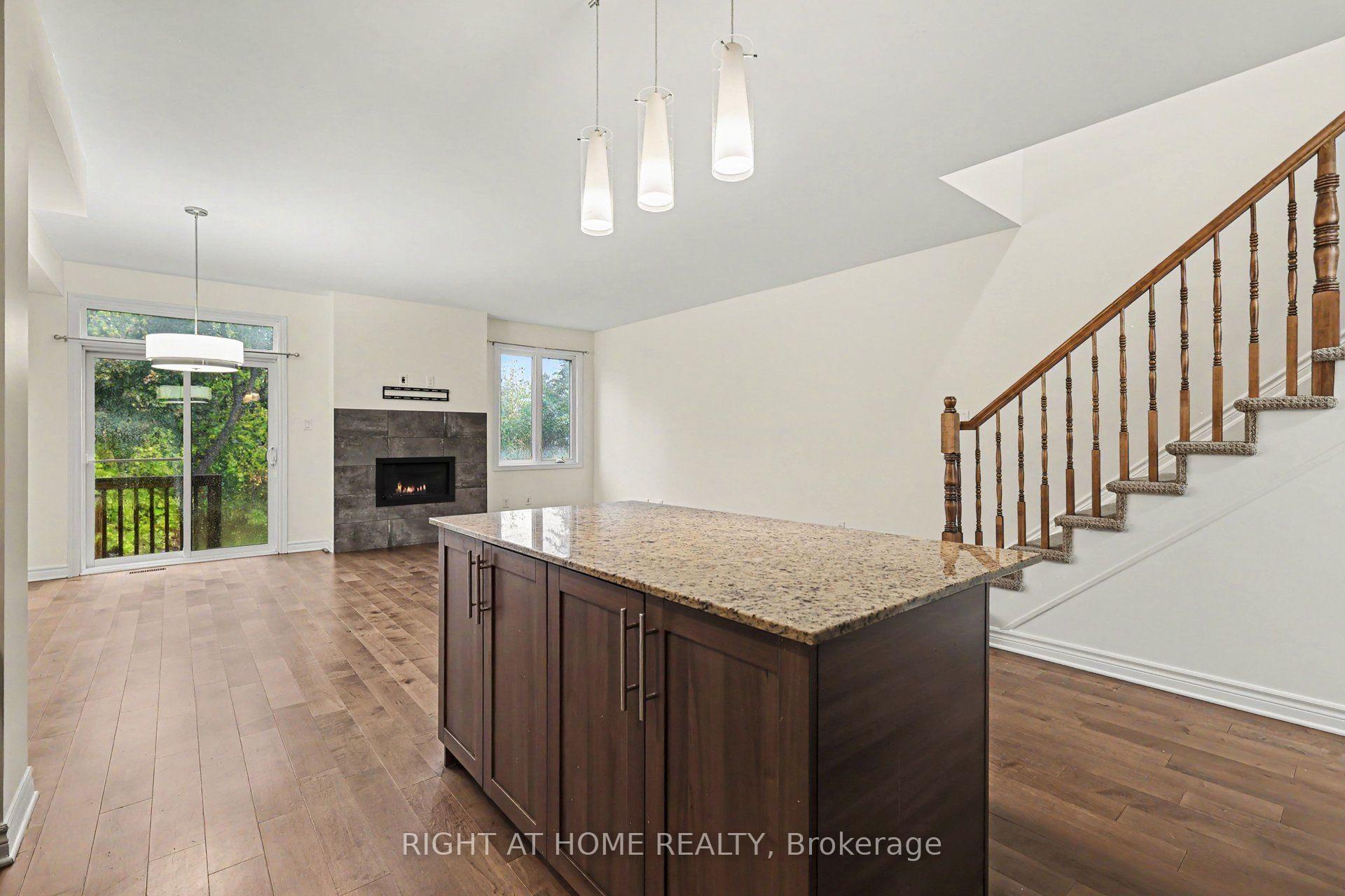 Photo 10 of 285 Munro Street, Carleton Place, Carleton Place — HOMEH