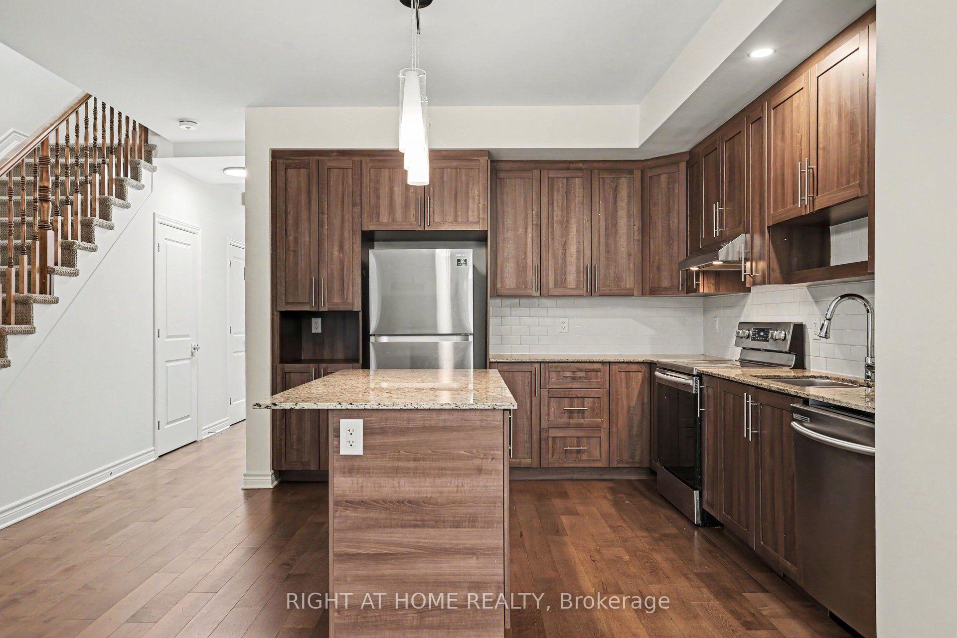 Photo 13 of 285 Munro Street, Carleton Place, Carleton Place — HOMEH