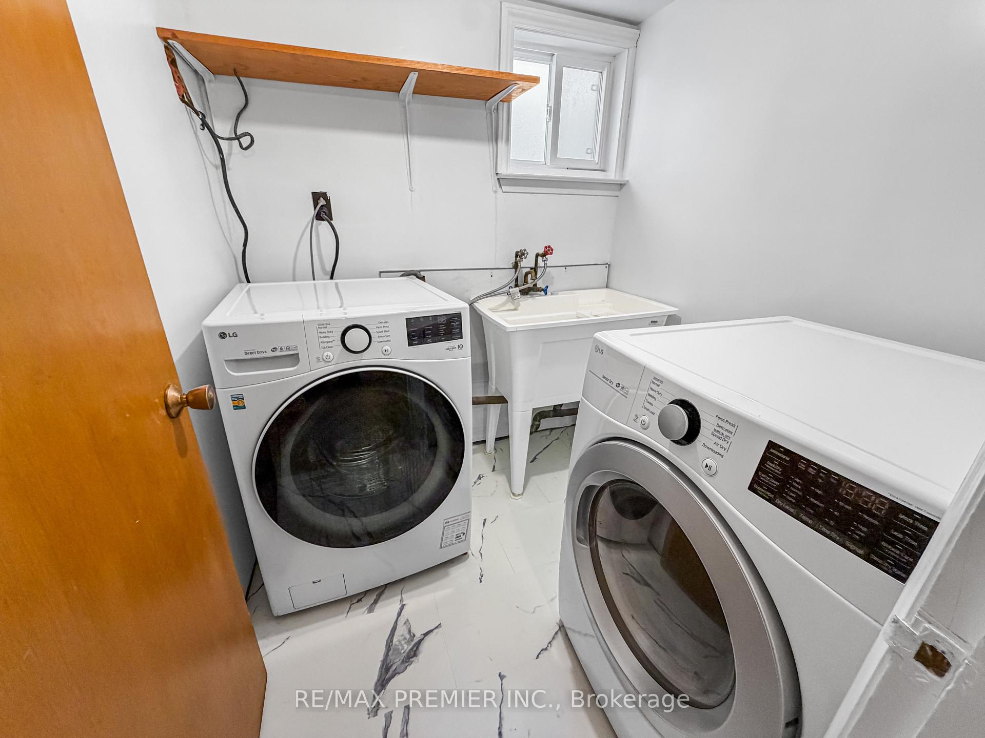 Photo 19 of Unit Main, 376 Rustic Road, North York, Maple Leaf — HOMEH
