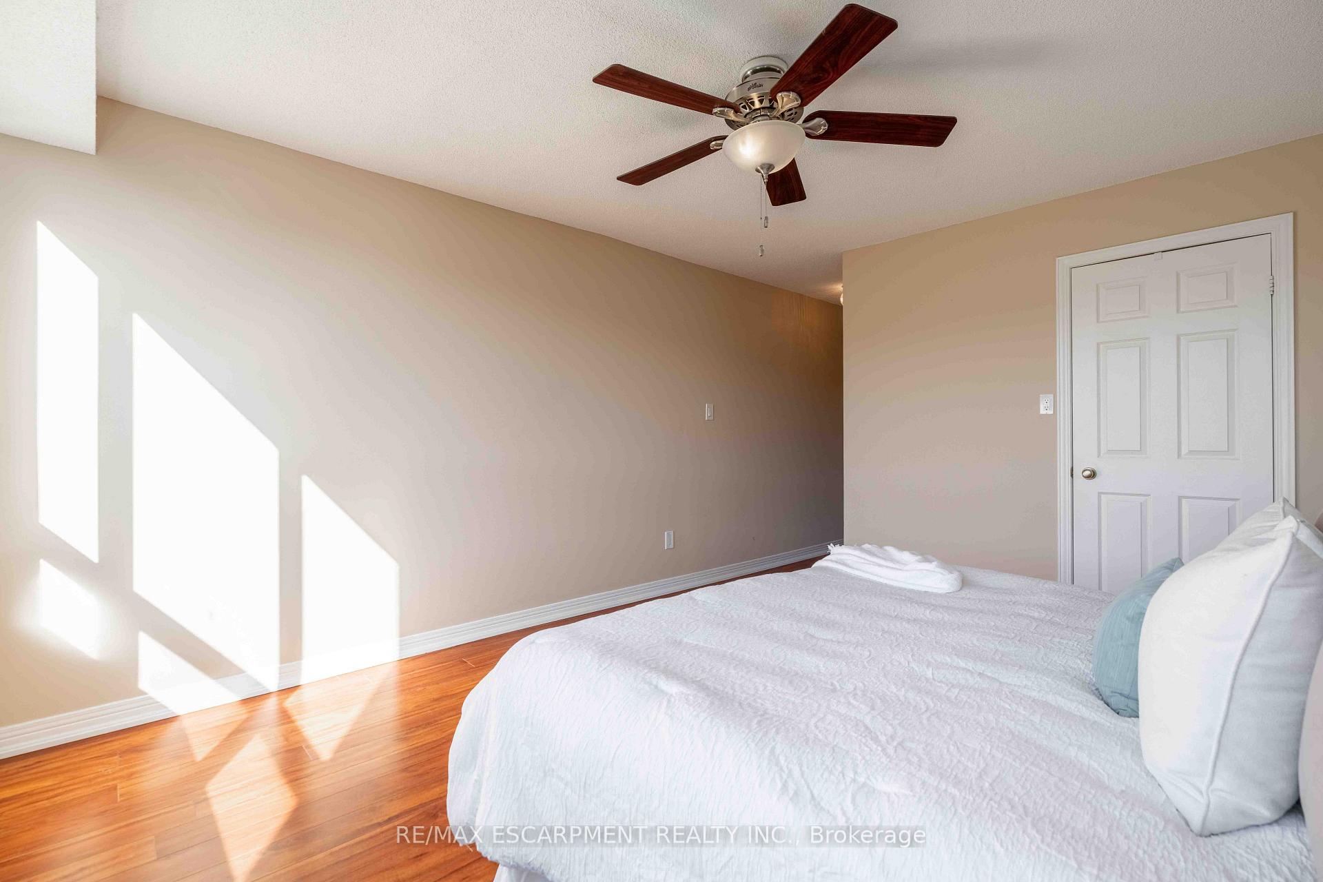 Photo 16 of Unit 6, 606 Village Green Boulevard, Hamilton, Stoney Creek — HOMEH