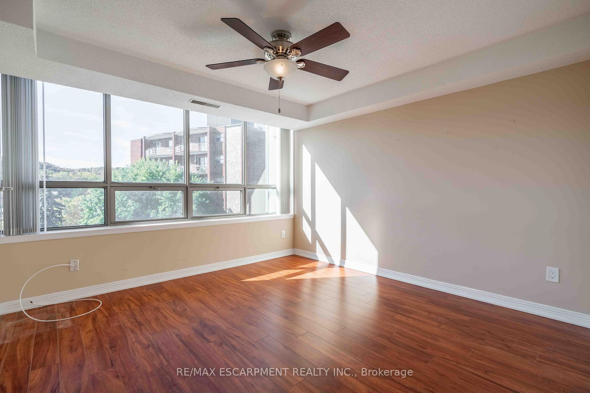 Photo 20 of Unit 6, 606 Village Green Boulevard, Hamilton, Stoney Creek — HOMEH