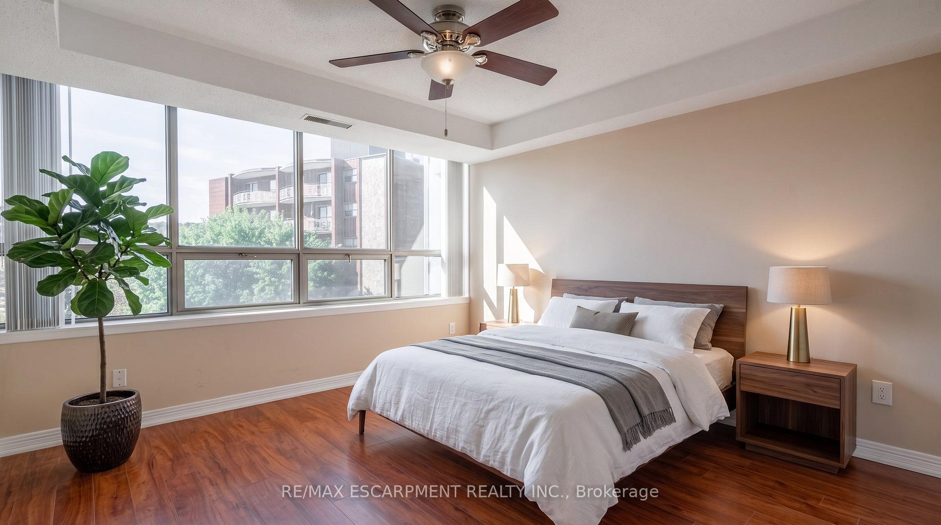 Photo 22 of Unit 6, 606 Village Green Boulevard, Hamilton, Stoney Creek — HOMEH