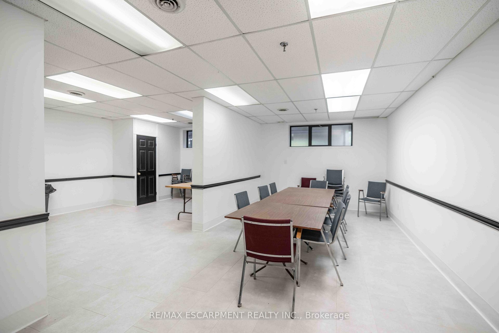 Photo 34 of Unit 6, 606 Village Green Boulevard, Hamilton, Stoney Creek — HOMEH