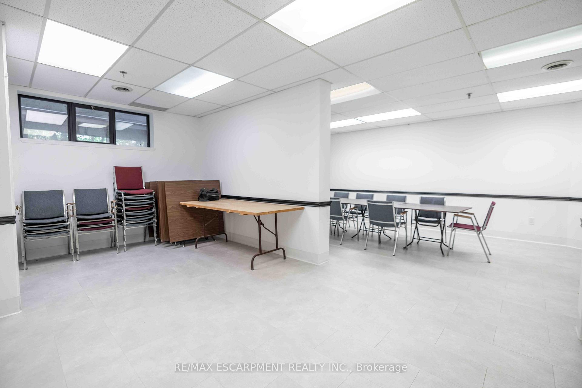Photo 36 of Unit 6, 606 Village Green Boulevard, Hamilton, Stoney Creek — HOMEH