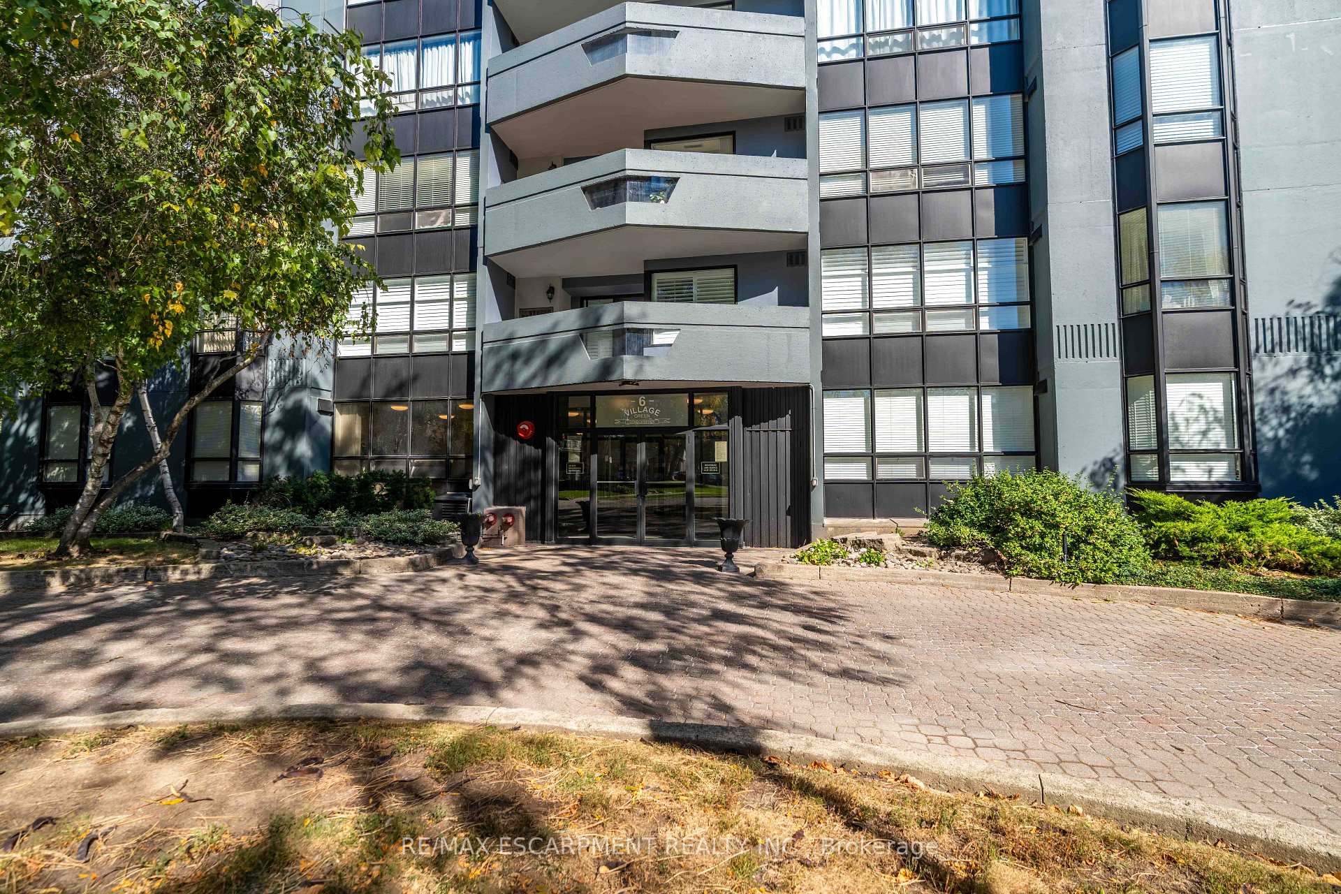 Photo 39 of Unit 6, 606 Village Green Boulevard, Hamilton, Stoney Creek — HOMEH