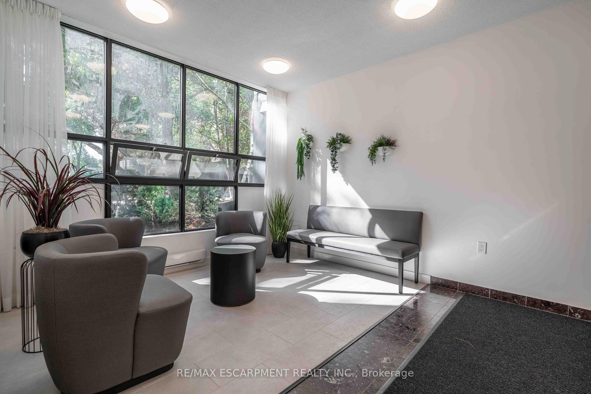 Photo 40 of Unit 6, 606 Village Green Boulevard, Hamilton, Stoney Creek — HOMEH