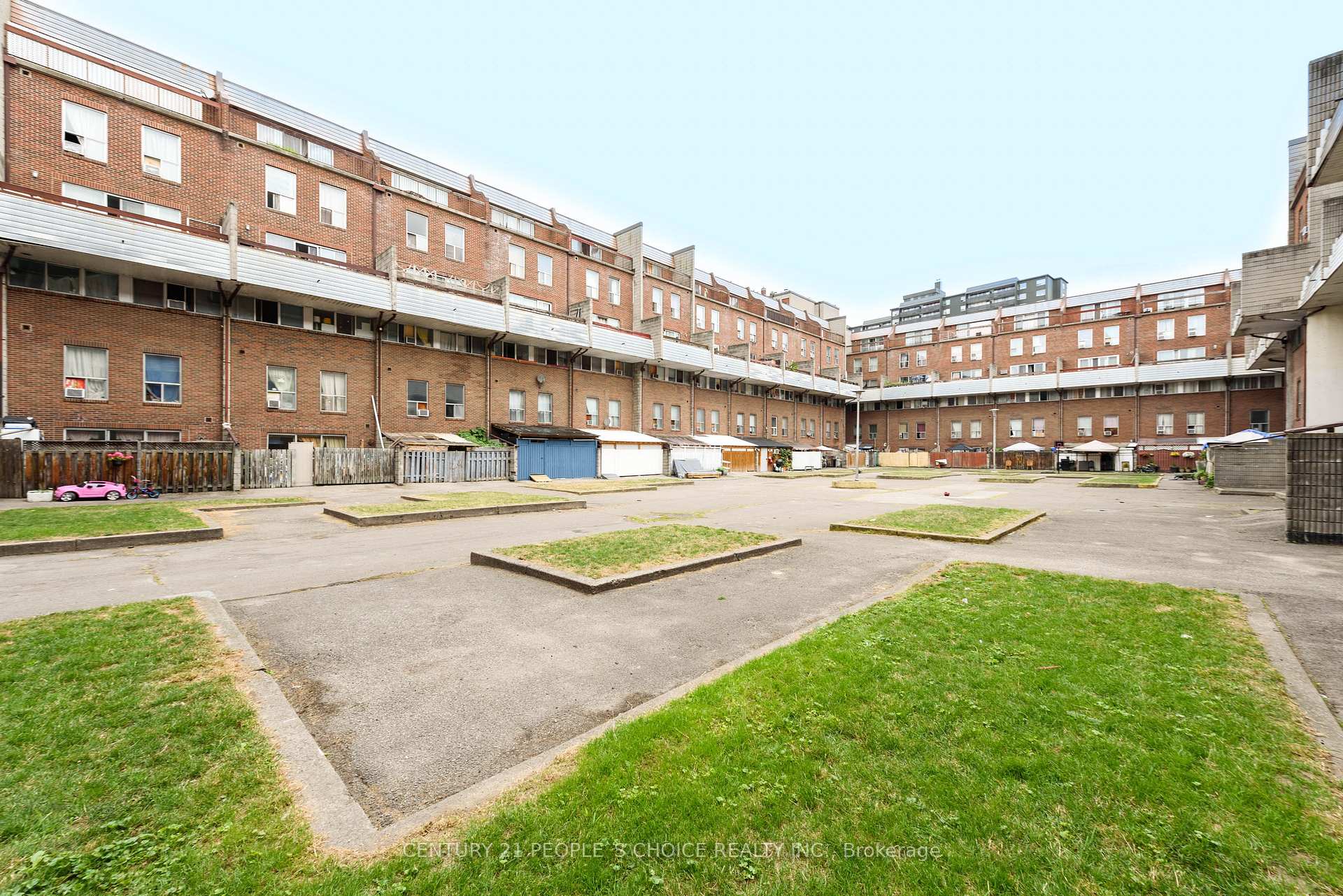 Photo 4 of Unit 116, 10 Eddystone Avenue, North York, Glenfield-Jane Heights — HOMEH