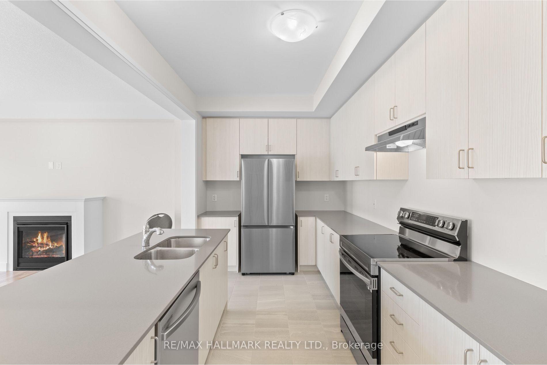Photo 6 of 16 Crossmore Crescent, Cambridge, Westview — HOMEH