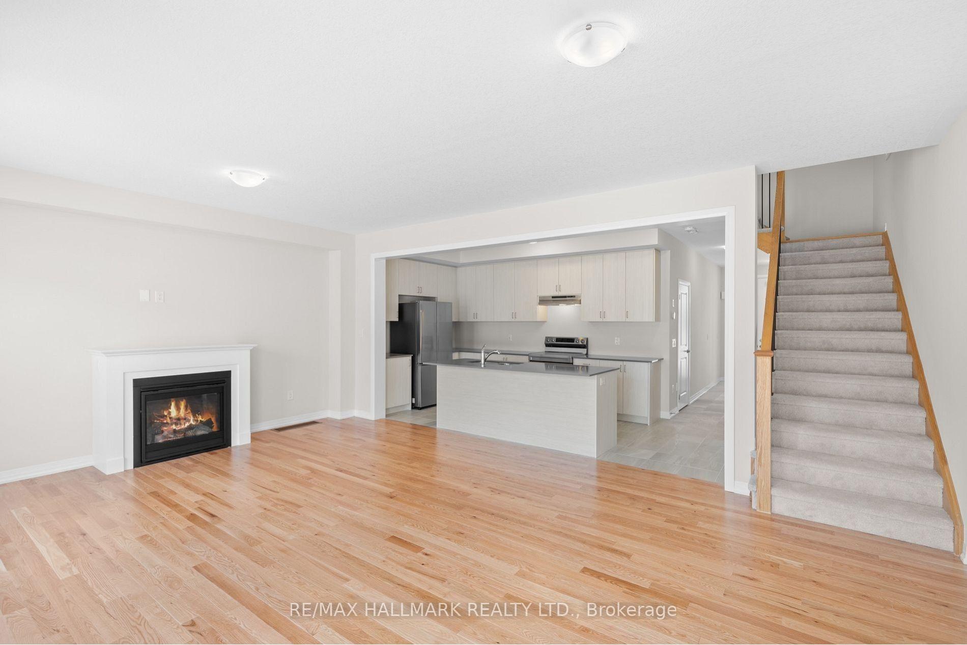 Photo 10 of 16 Crossmore Crescent, Cambridge, Westview — HOMEH