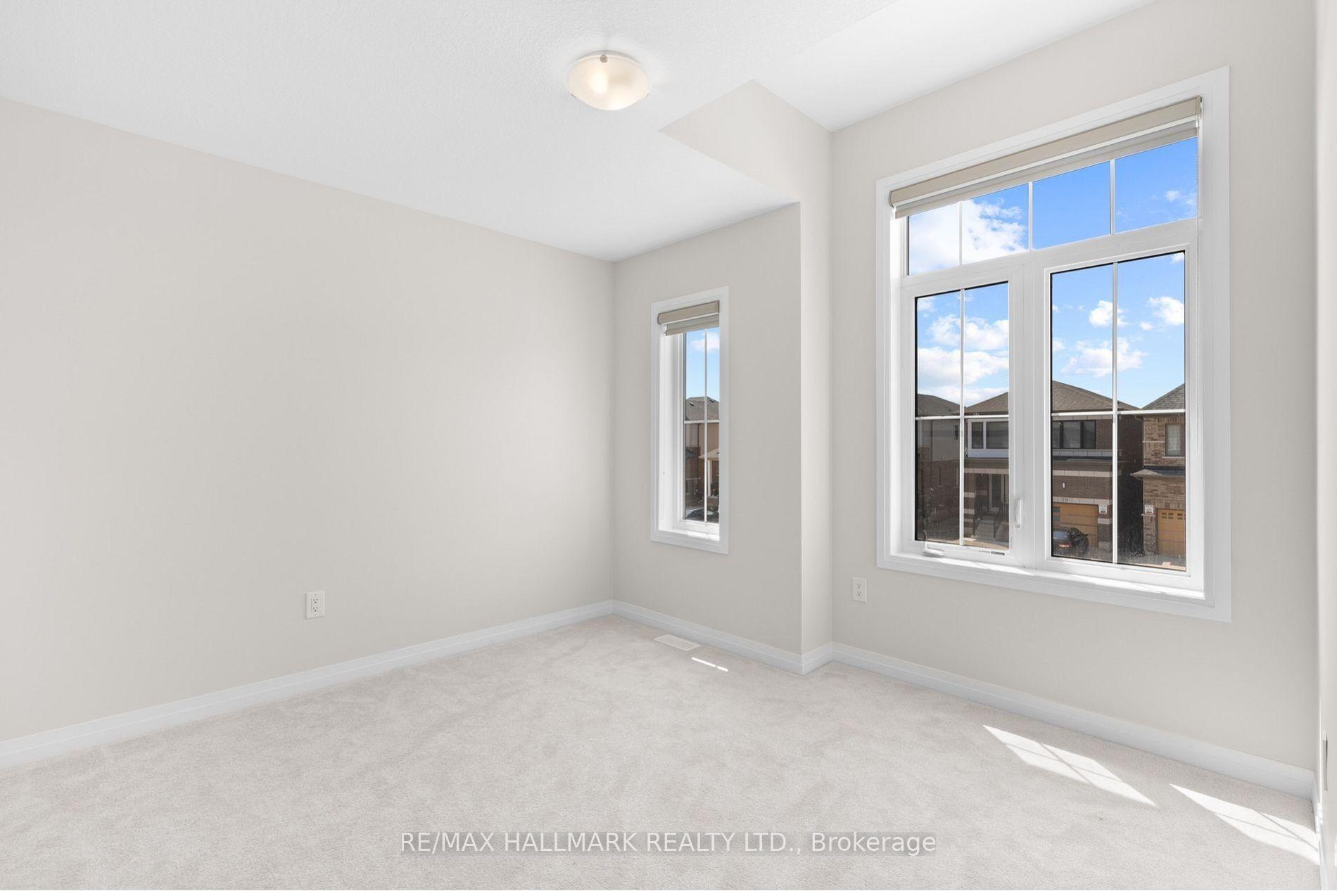 Photo 22 of 16 Crossmore Crescent, Cambridge, Westview — HOMEH