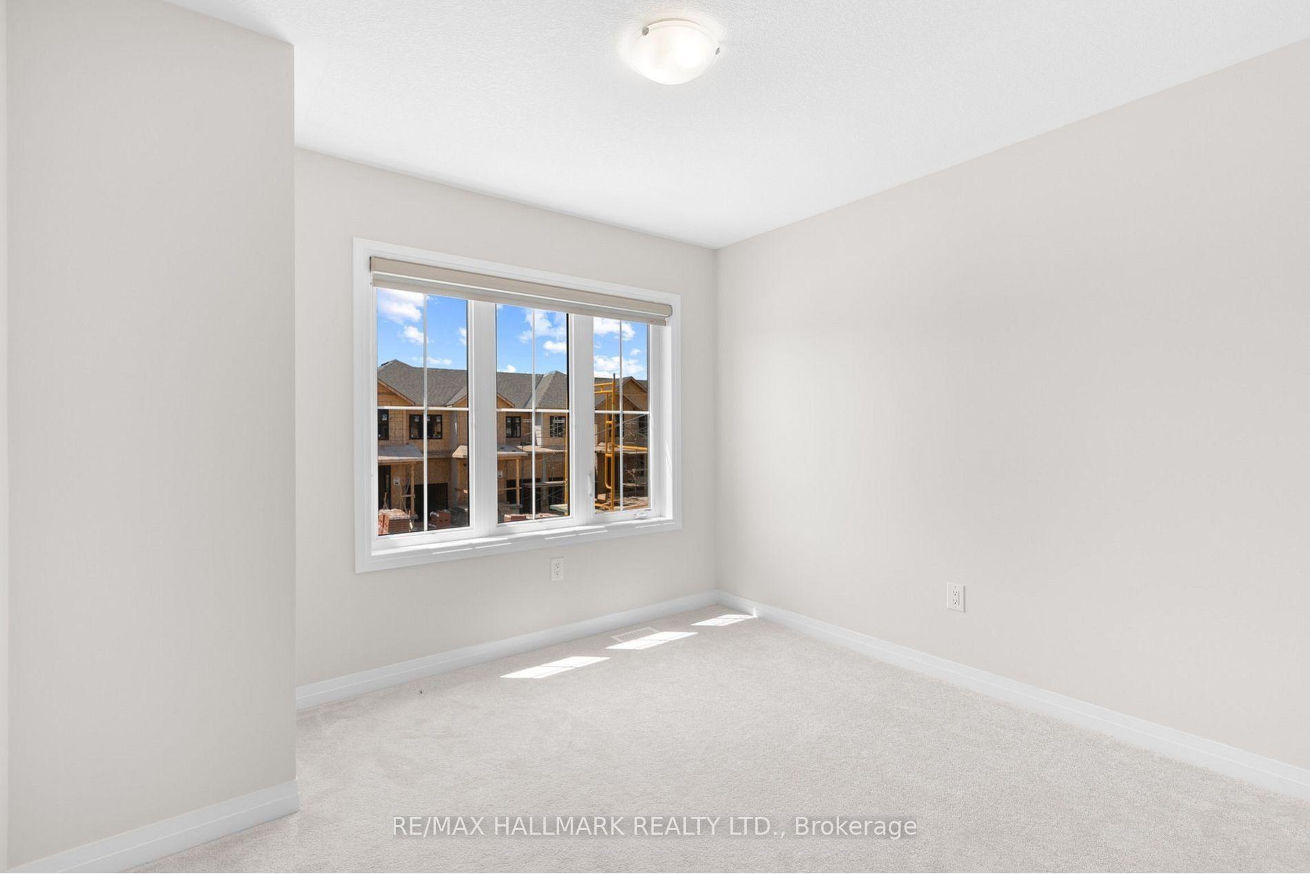 Photo 23 of 16 Crossmore Crescent, Cambridge, Westview — HOMEH