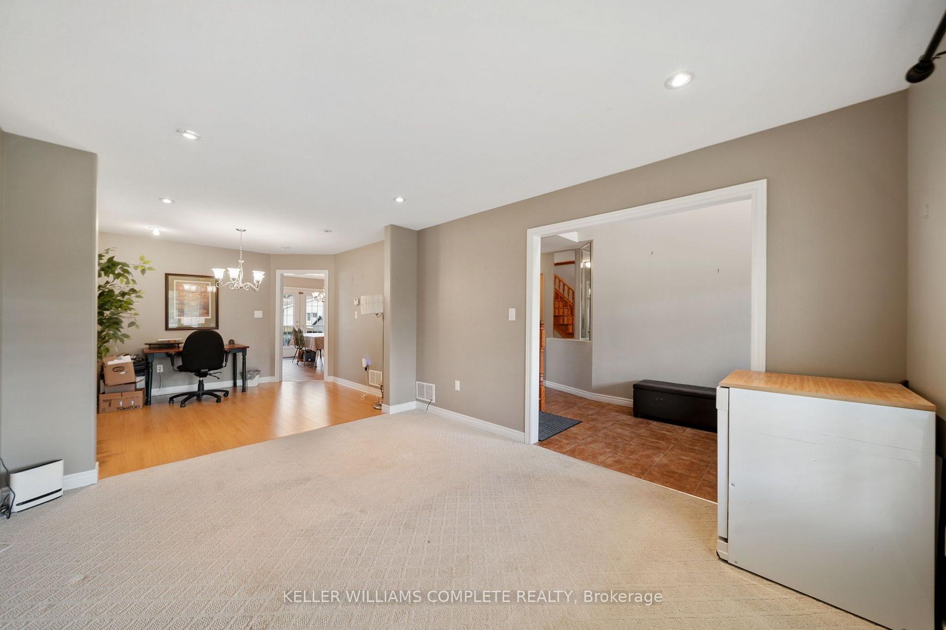 Photo 8 of 386 Old Mud Street, Hamilton, Stoney Creek Mountain — HOMEH