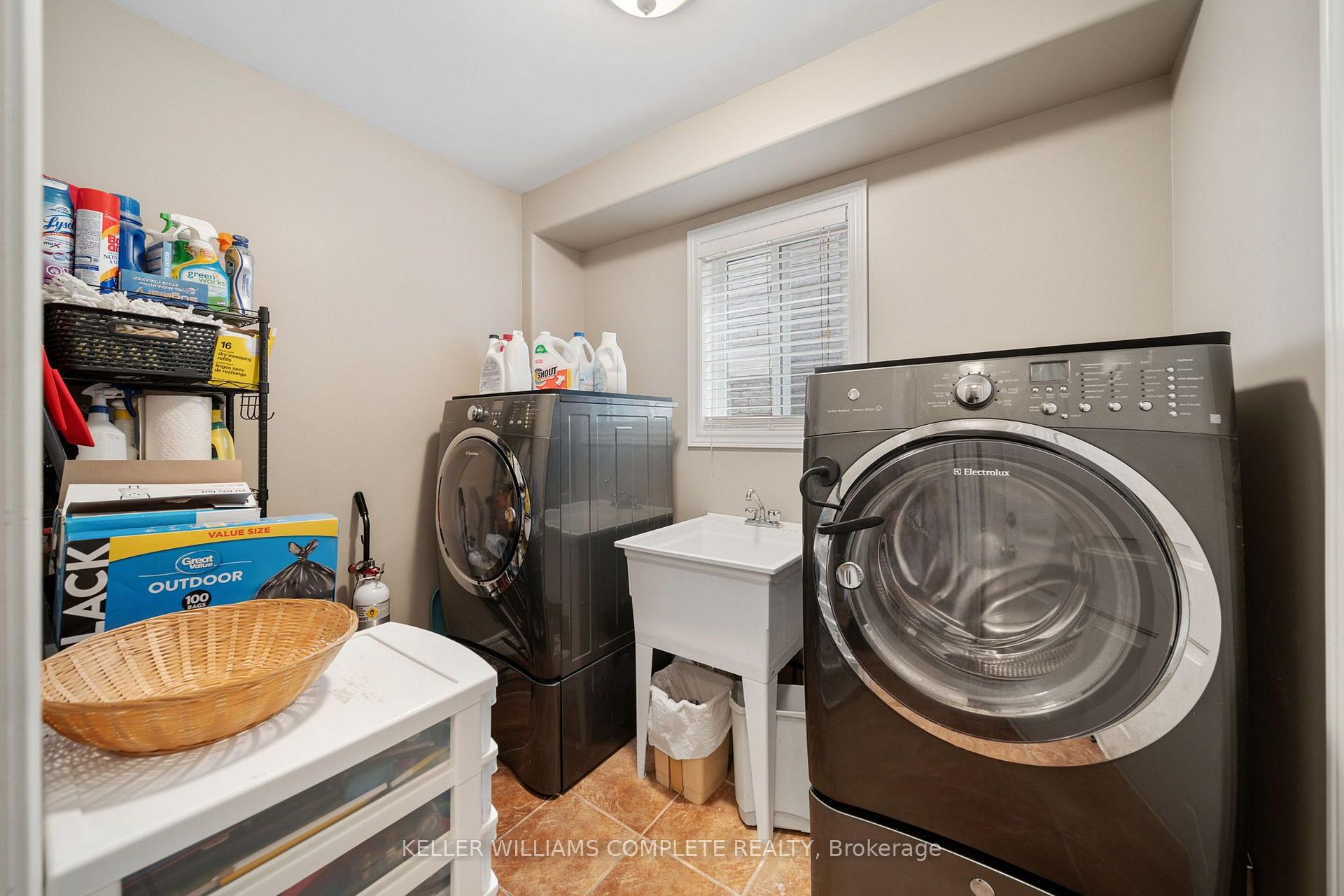 Photo 17 of 386 Old Mud Street, Hamilton, Stoney Creek Mountain — HOMEH