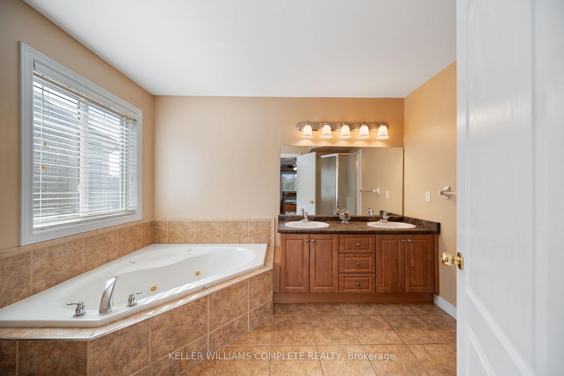 Photo 22 of 386 Old Mud Street, Hamilton, Stoney Creek Mountain — HOMEH