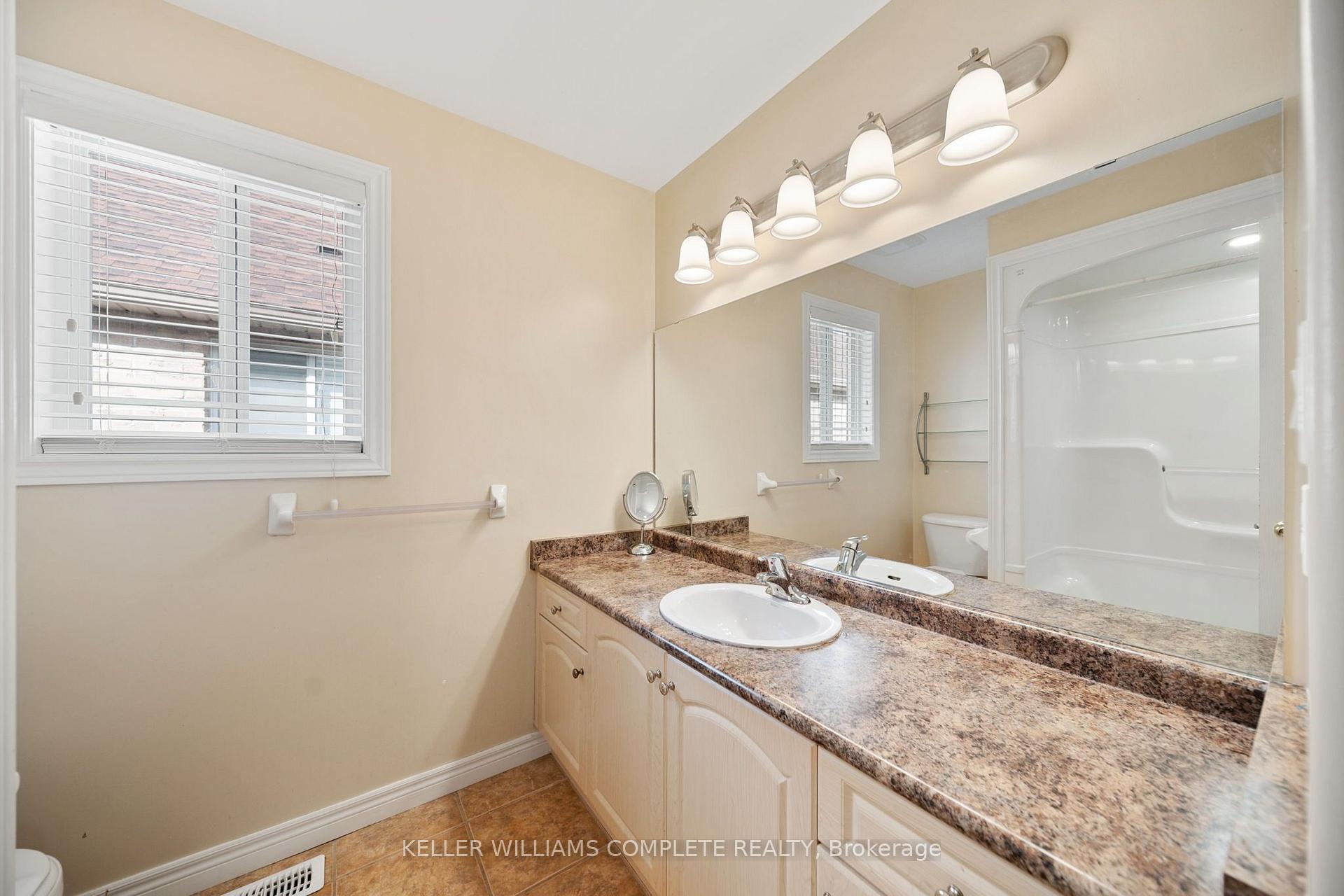 Photo 31 of 386 Old Mud Street, Hamilton, Stoney Creek Mountain — HOMEH