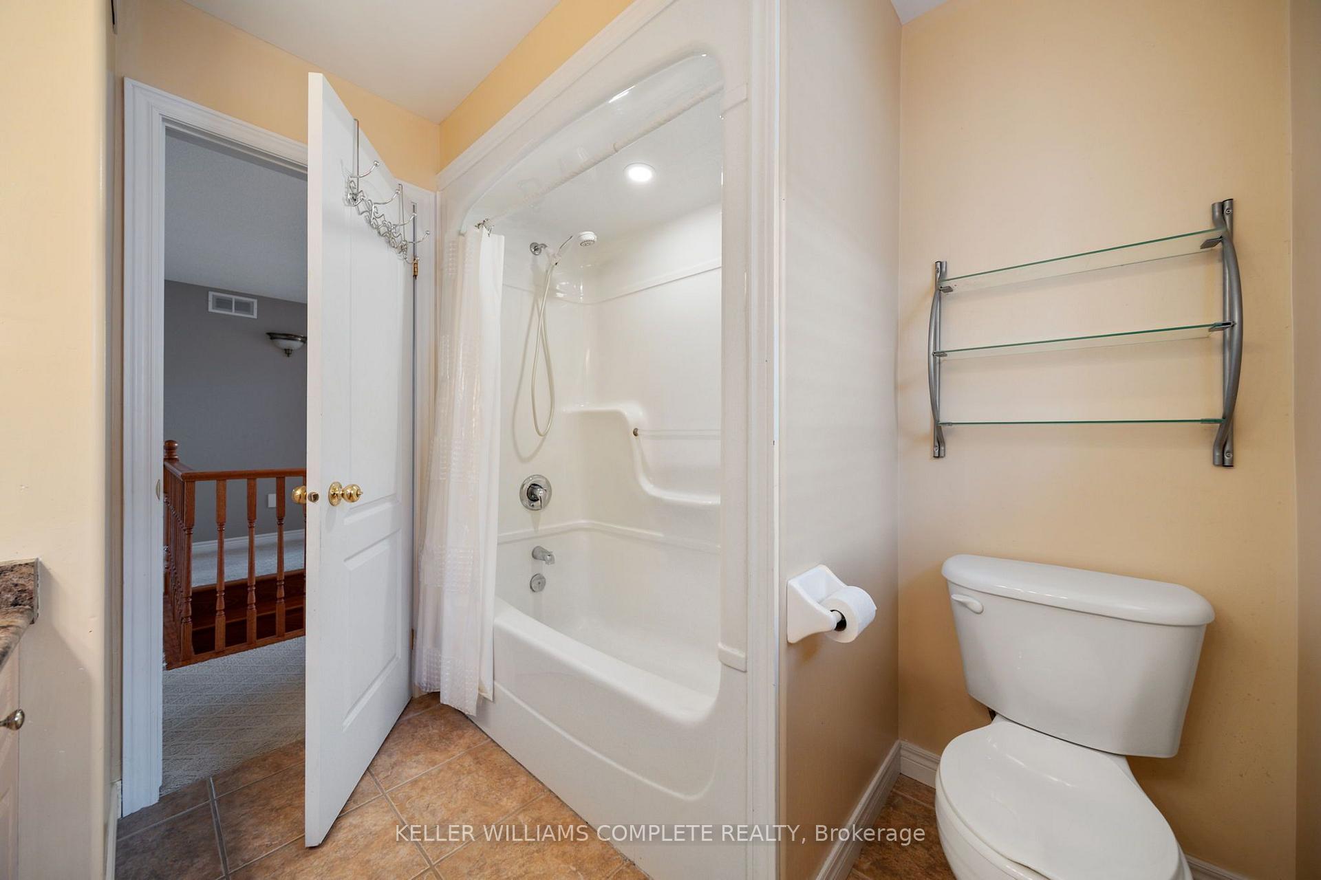 Photo 32 of 386 Old Mud Street, Hamilton, Stoney Creek Mountain — HOMEH