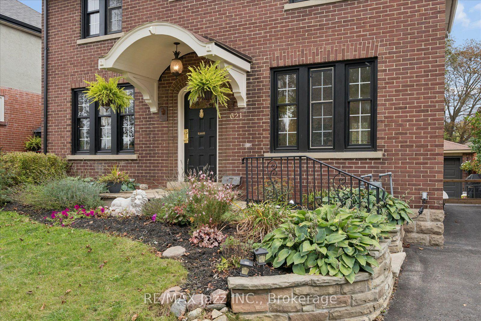 Photo 4 of 621 Masson Street, Oshawa, O'Neill — HOMEH