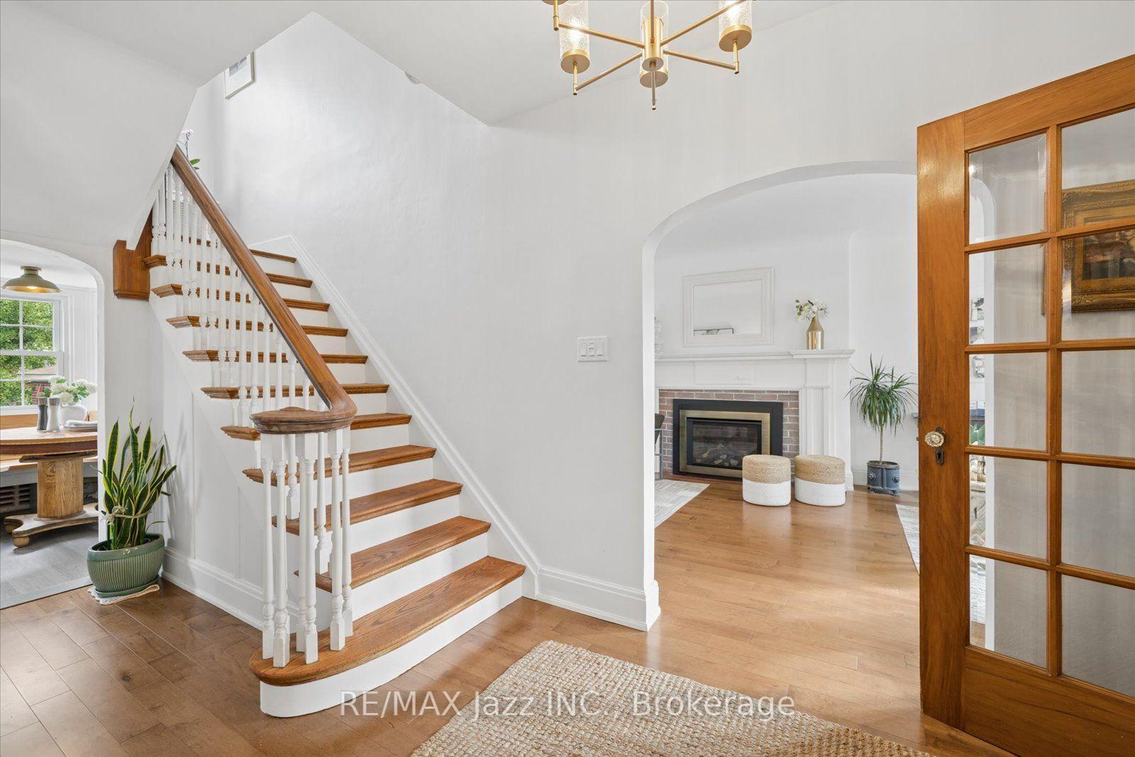 Photo 8 of 621 Masson Street, Oshawa, O'Neill — HOMEH