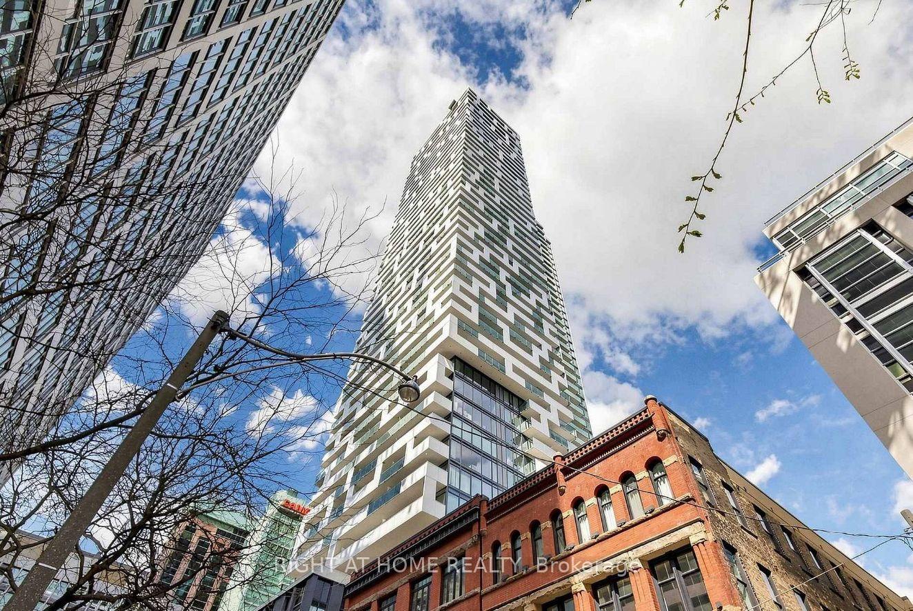 Photo of Unit 2112, 25 Richmond Street E