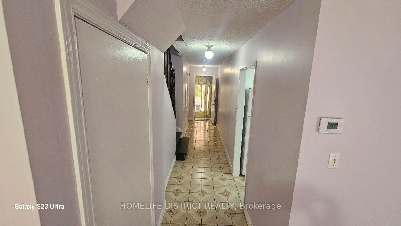 Photo 2 of 72 Stather Crescent, Markham, Milliken Mills East — HOMEH