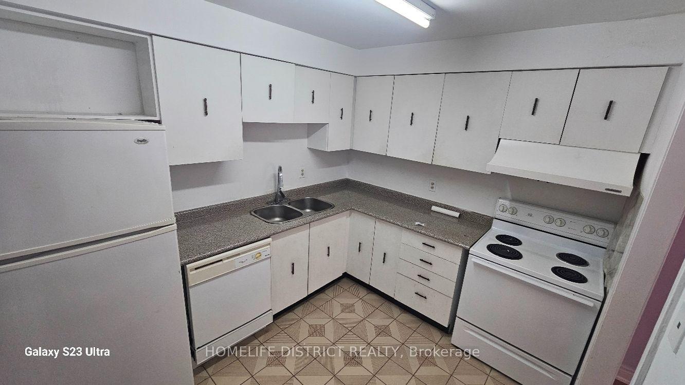 Photo 4 of 72 Stather Crescent, Markham, Milliken Mills East — HOMEH