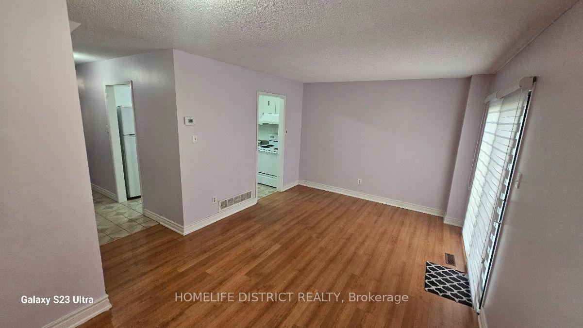 Photo 6 of 72 Stather Crescent, Markham, Milliken Mills East — HOMEH