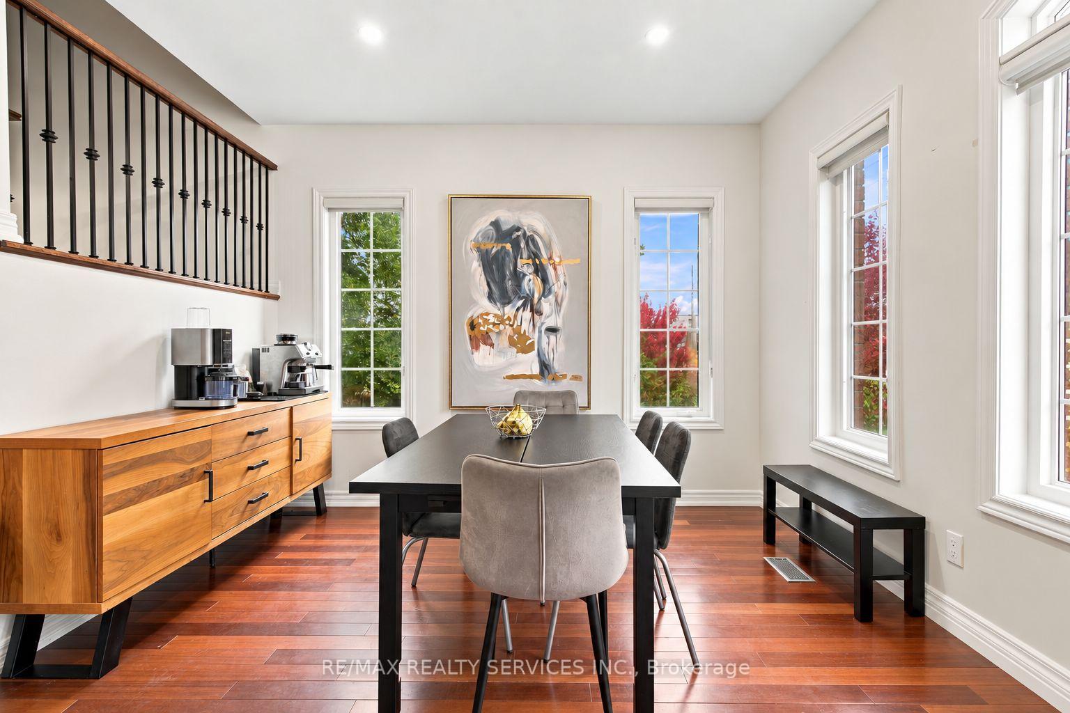 Photo 13 of 38 Bell Manor Drive, Etobicoke, Stonegate-Queensway — HOMEH