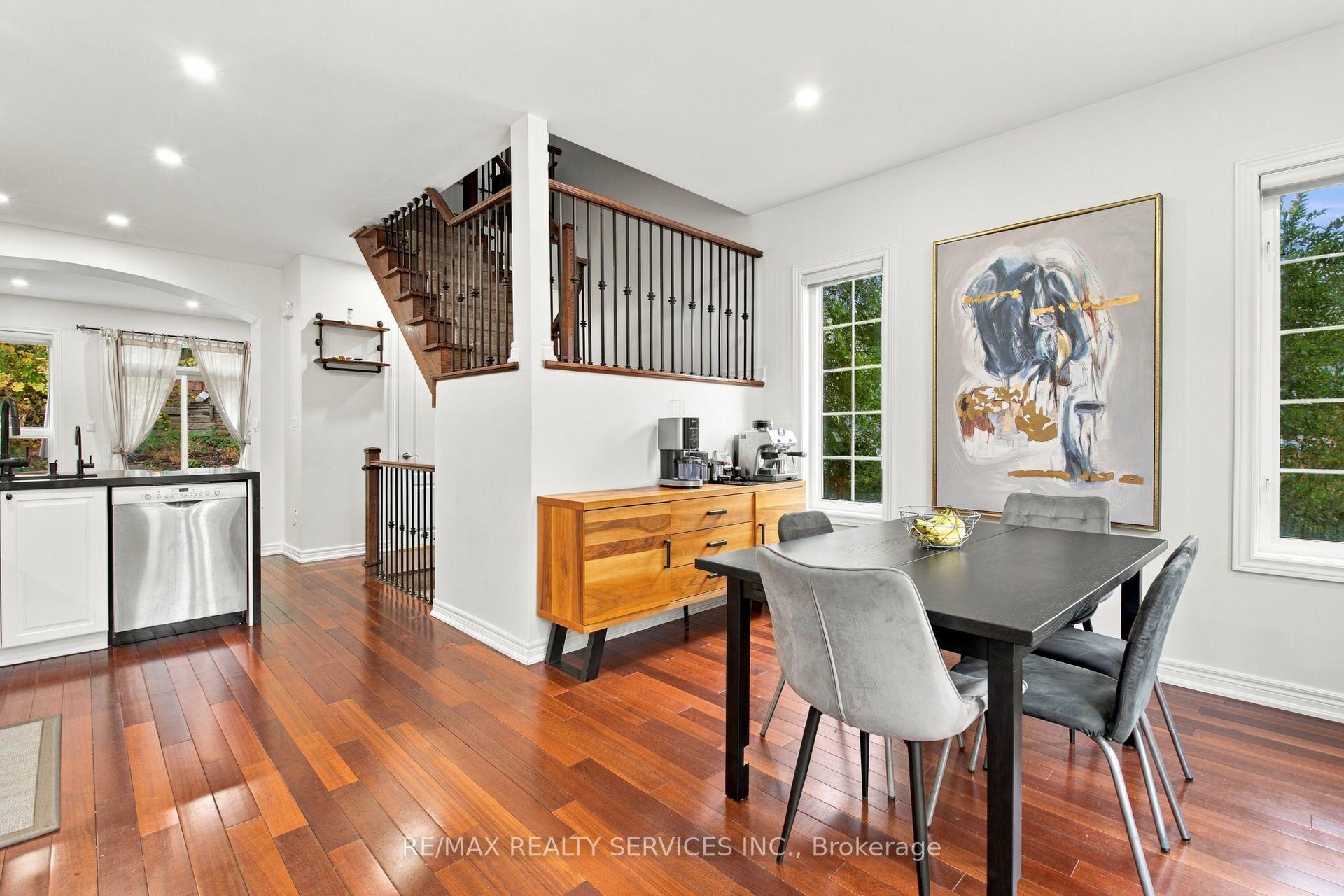 Photo 14 of 38 Bell Manor Drive, Etobicoke, Stonegate-Queensway — HOMEH