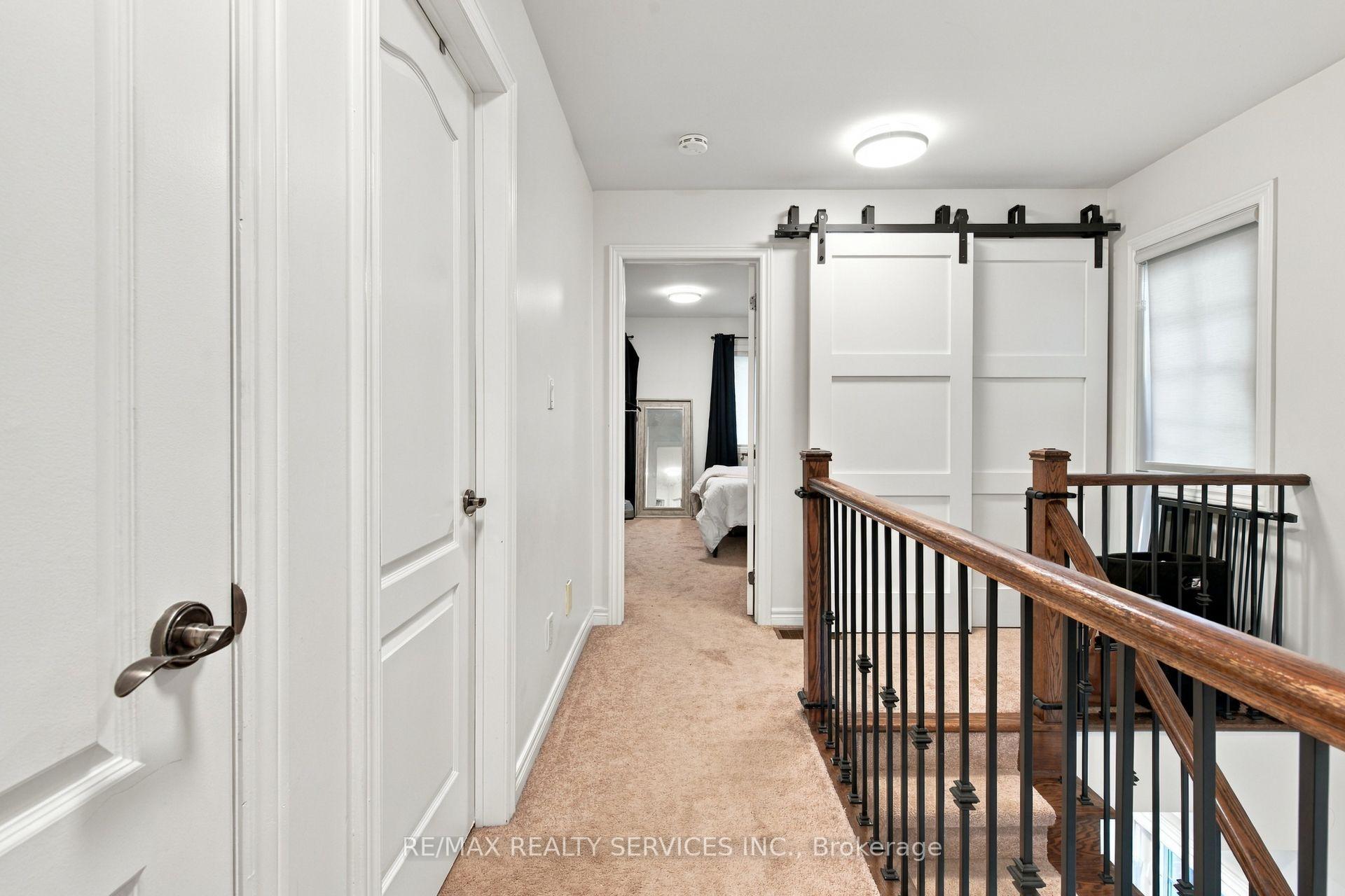 Photo 17 of 38 Bell Manor Drive, Etobicoke, Stonegate-Queensway — HOMEH