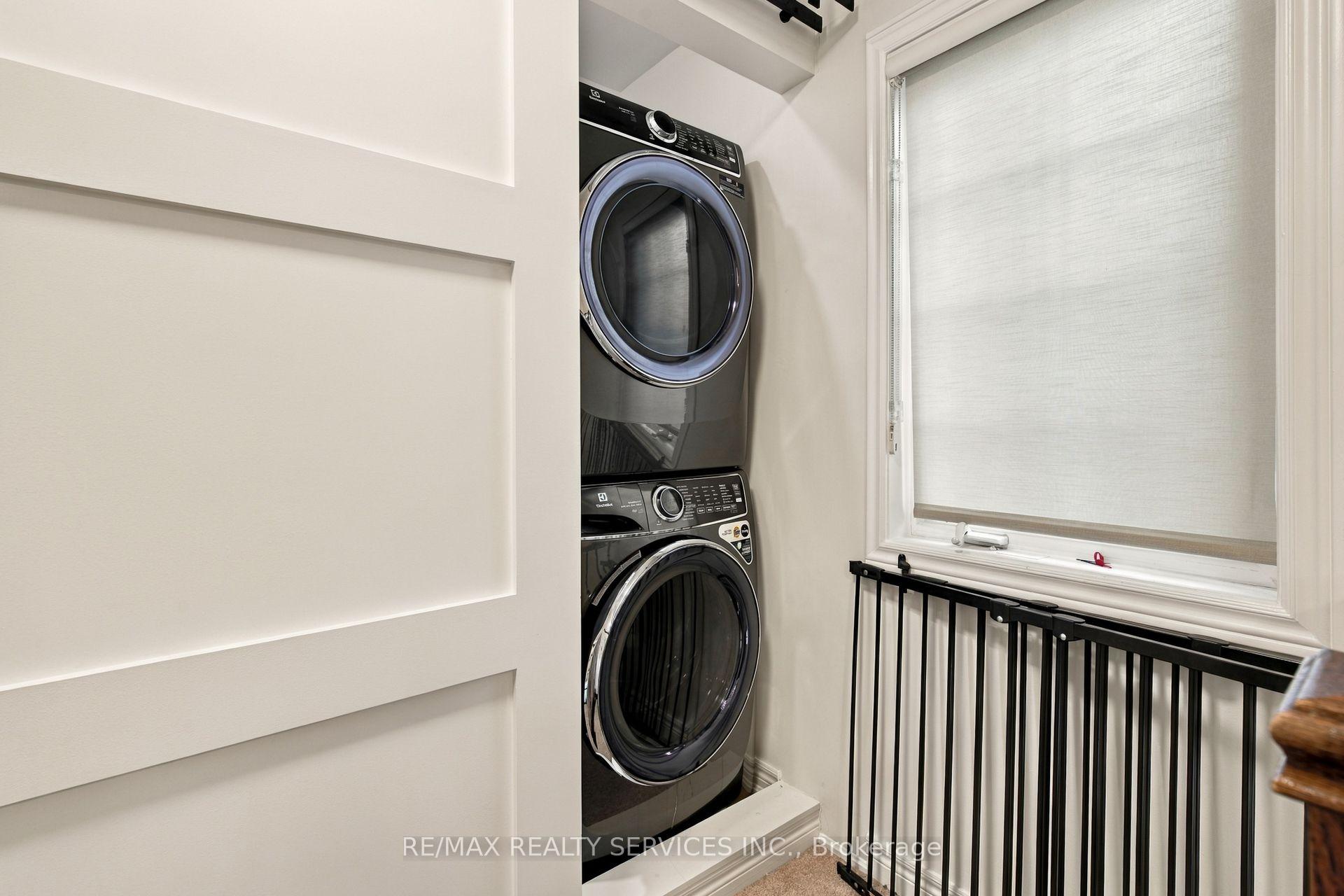 Photo 18 of 38 Bell Manor Drive, Etobicoke, Stonegate-Queensway — HOMEH