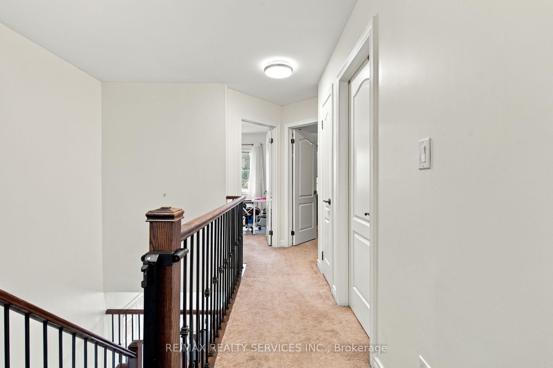Photo 22 of 38 Bell Manor Drive, Etobicoke, Stonegate-Queensway — HOMEH