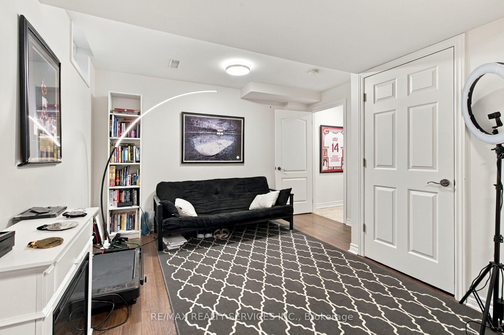 Photo 29 of 38 Bell Manor Drive, Etobicoke, Stonegate-Queensway — HOMEH