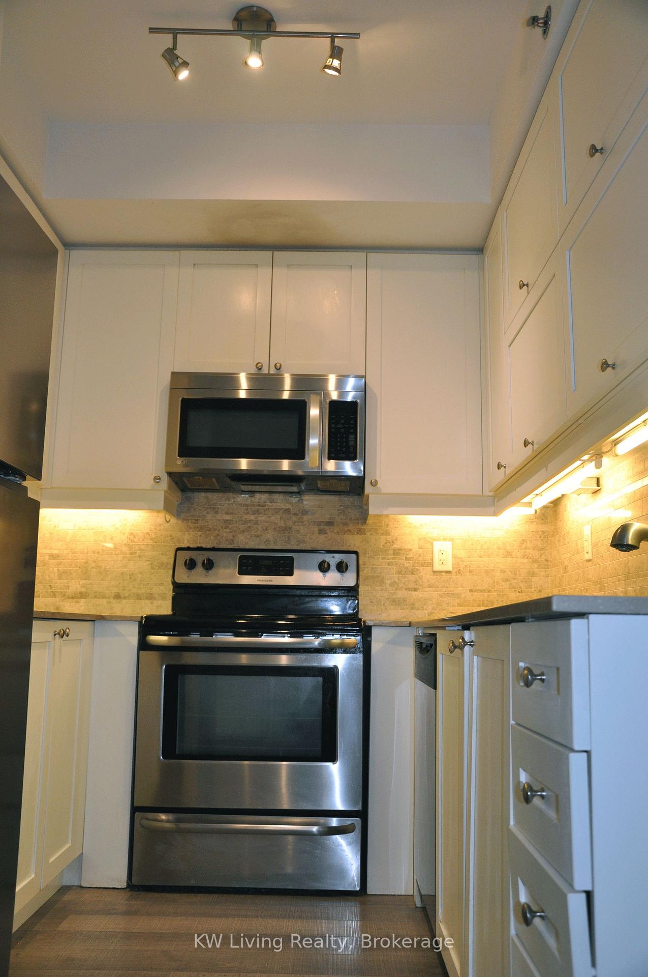 Photo 10 of Unit 305, 28 Prince Regent Street, Markham, Cathedraltown — HOMEH