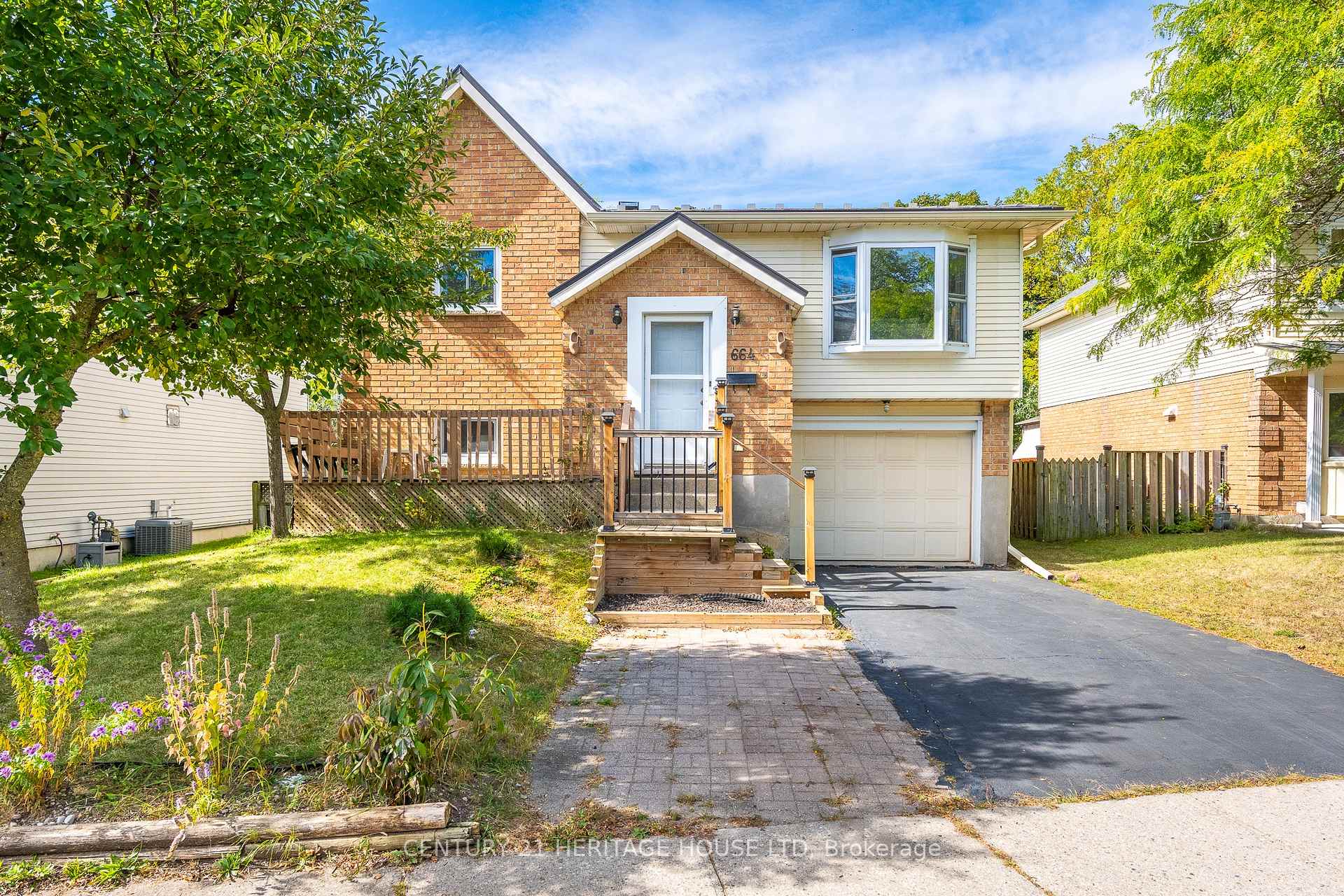 Photo 2 of 664 Hillview Road, Cambridge, Preston North — HOMEH