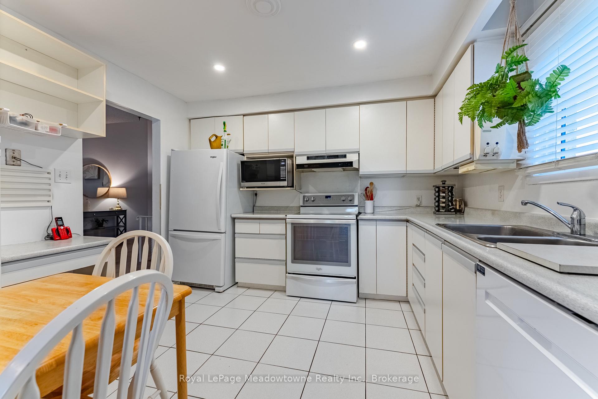 Photo 15 of 2996 Windjammer Road, Mississauga, Erin Mills — HOMEH