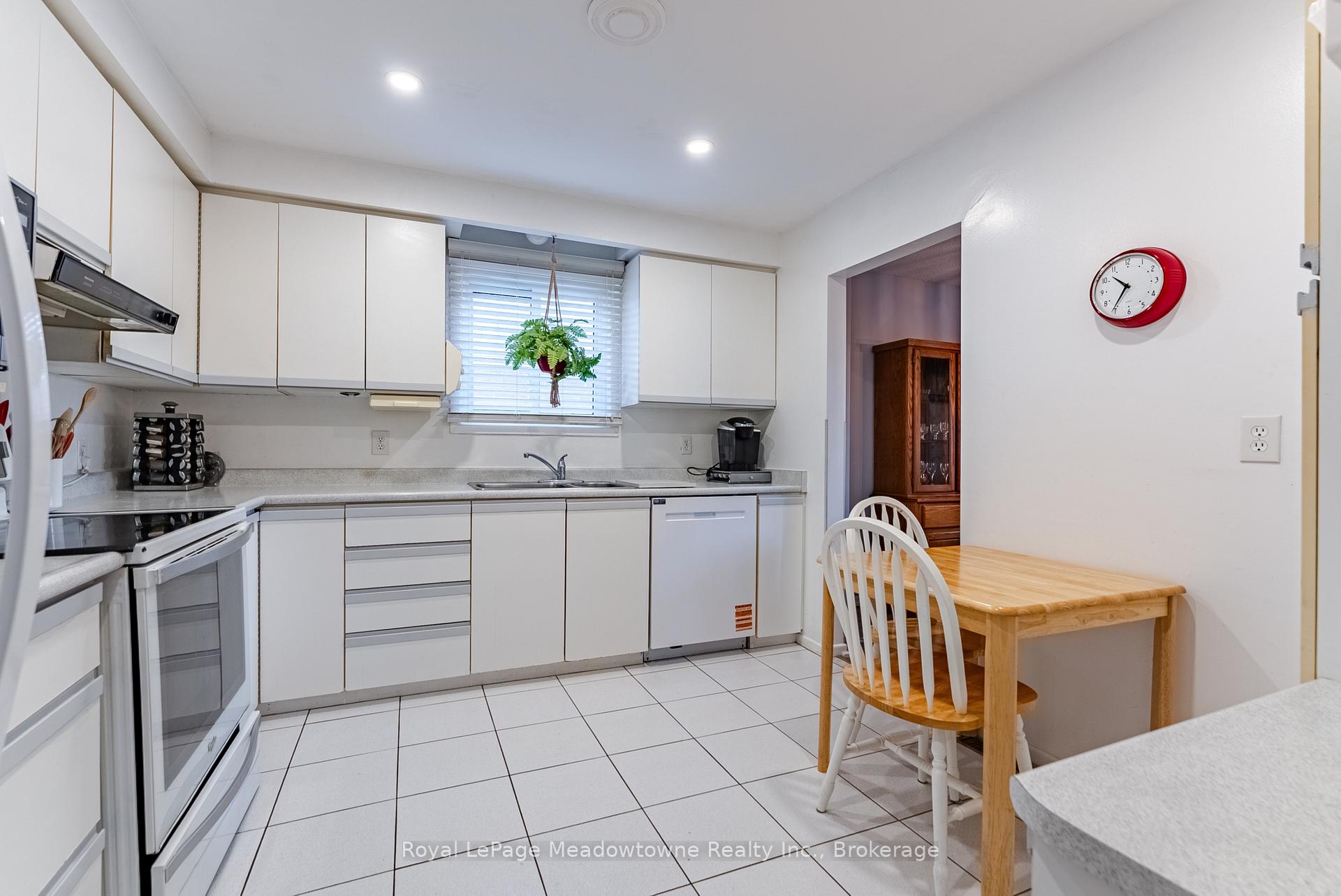 Photo 16 of 2996 Windjammer Road, Mississauga, Erin Mills — HOMEH
