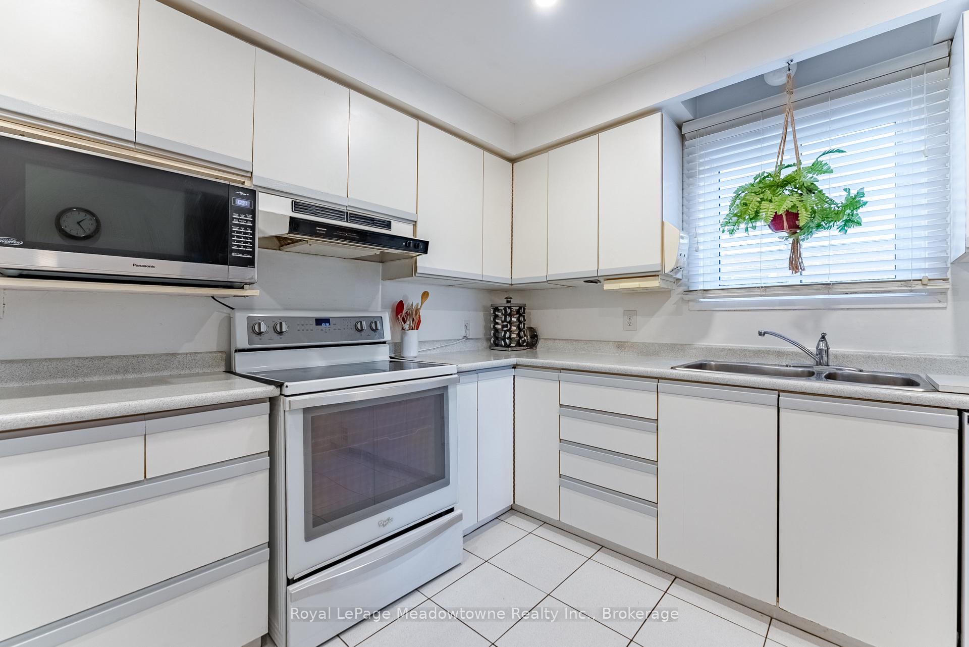 Photo 17 of 2996 Windjammer Road, Mississauga, Erin Mills — HOMEH