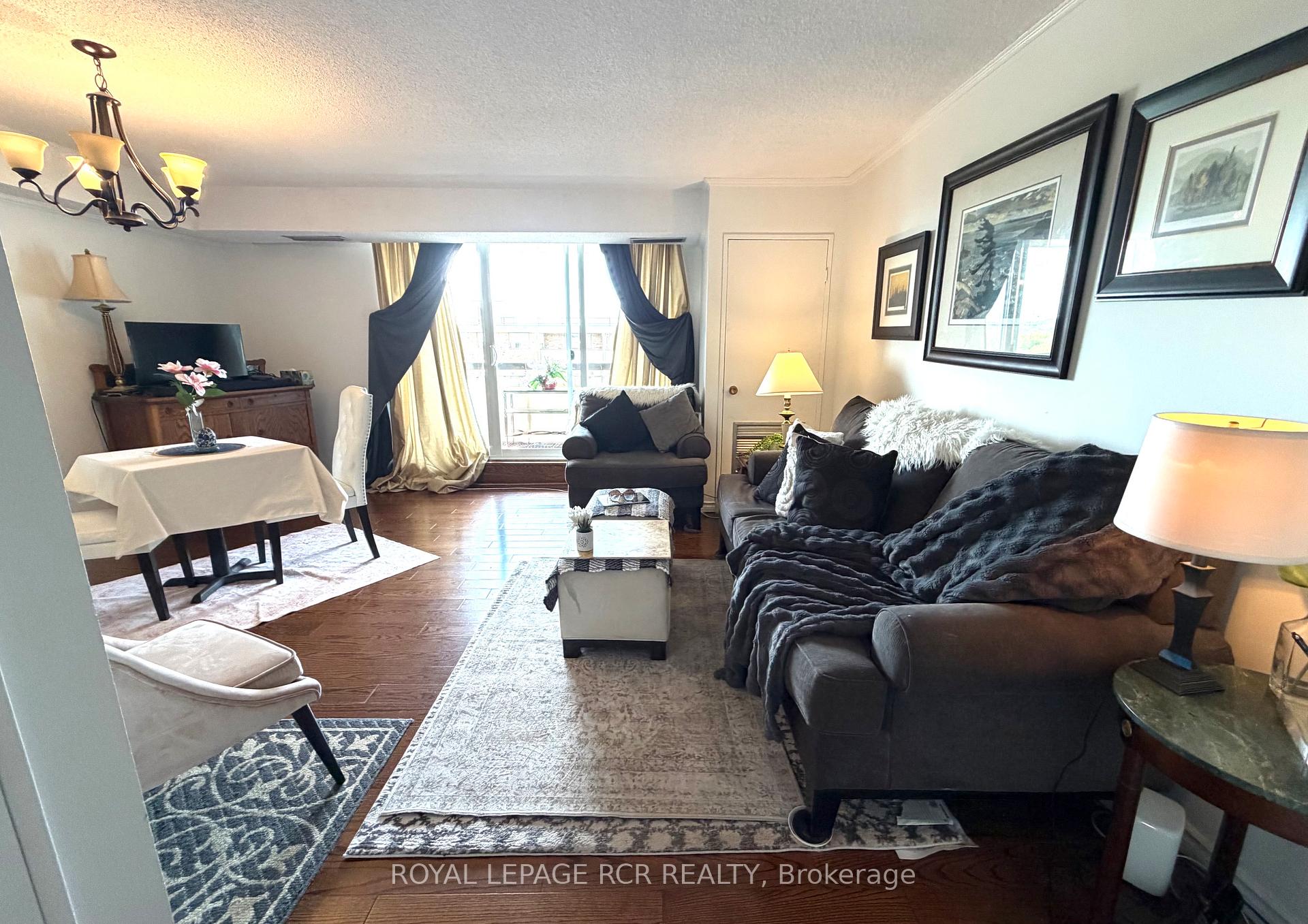 Photo 7 of Unit 1011, 40 William Roe Boulevard, Newmarket, Central Newmarket — HOMEH