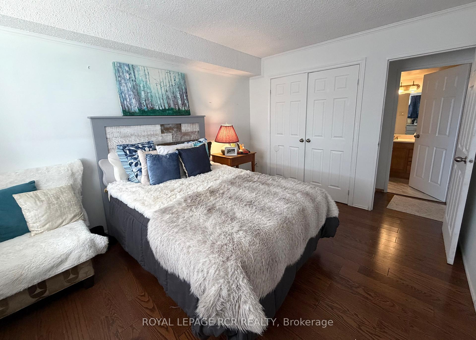 Photo 12 of Unit 1011, 40 William Roe Boulevard, Newmarket, Central Newmarket — HOMEH