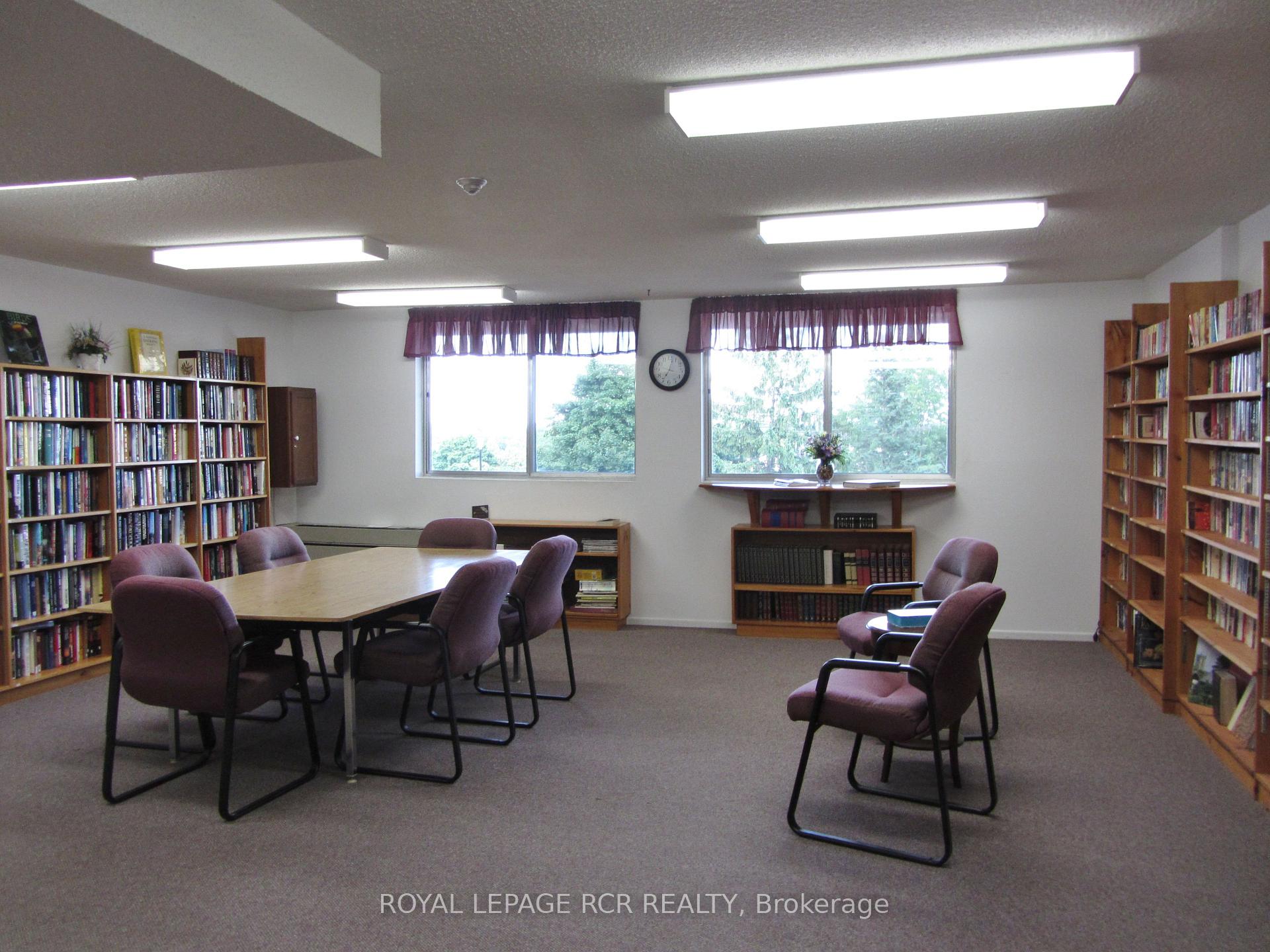 Photo 21 of Unit 1011, 40 William Roe Boulevard, Newmarket, Central Newmarket — HOMEH