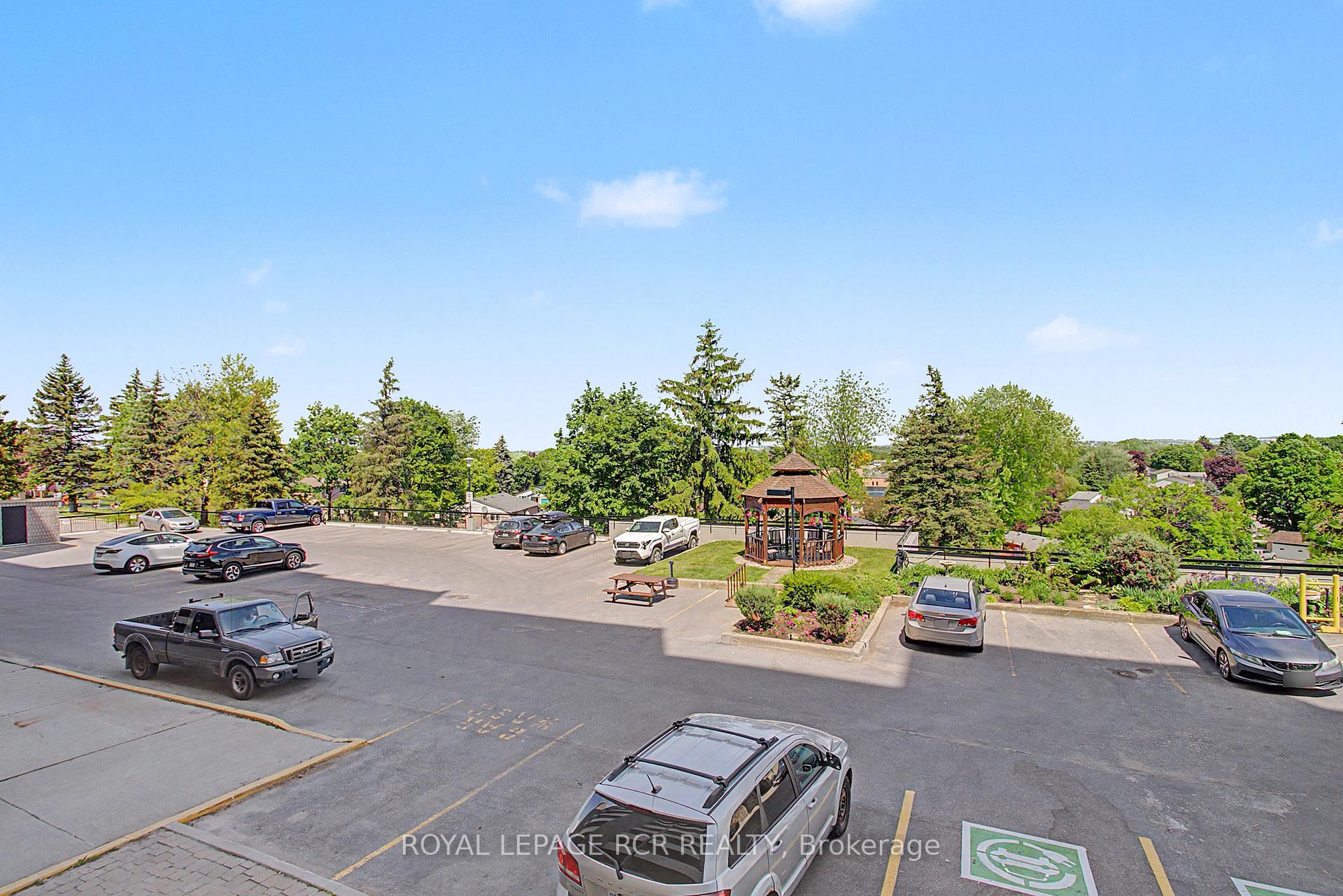Photo 27 of Unit 1011, 40 William Roe Boulevard, Newmarket, Central Newmarket — HOMEH