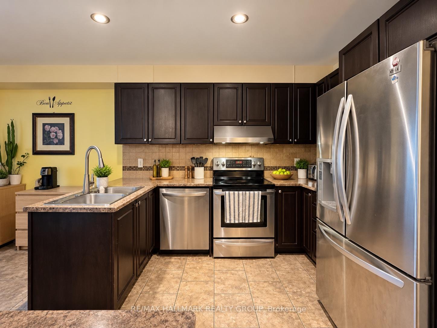 Photo 8 of 702 Whaley Ridge, Ottawa, Avalon East — HOMEH
