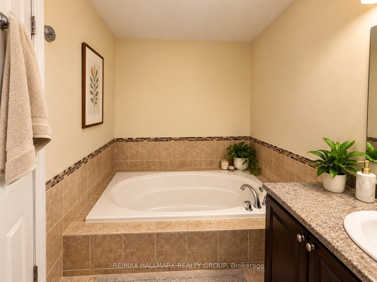 Photo 14 of 702 Whaley Ridge, Ottawa, Avalon East — HOMEH