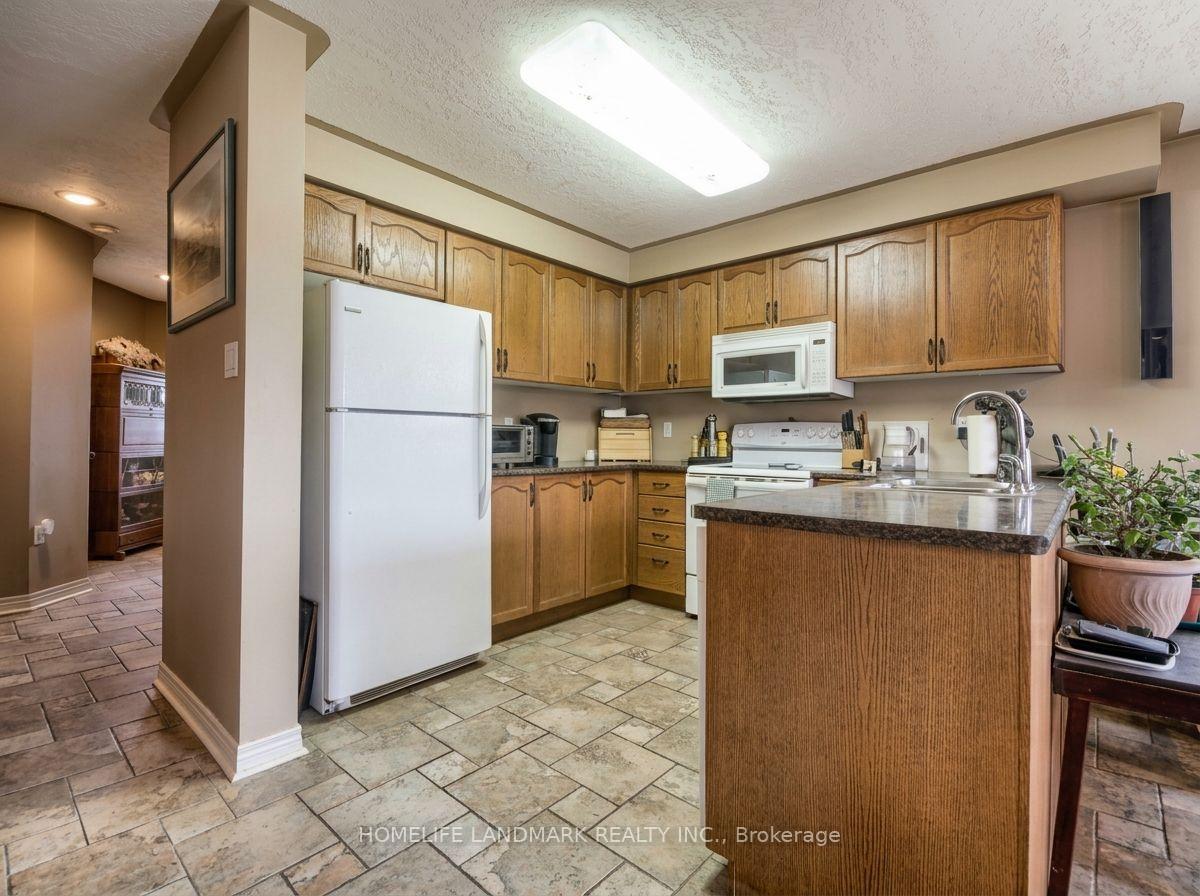 Photo 8 of 40 Bambi Crescent, Georgina, Keswick South — HOMEH