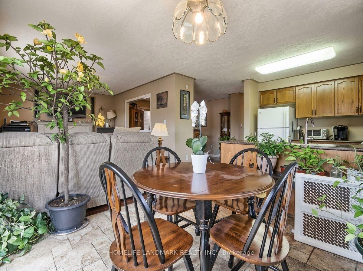 Photo 12 of 40 Bambi Crescent, Georgina, Keswick South — HOMEH