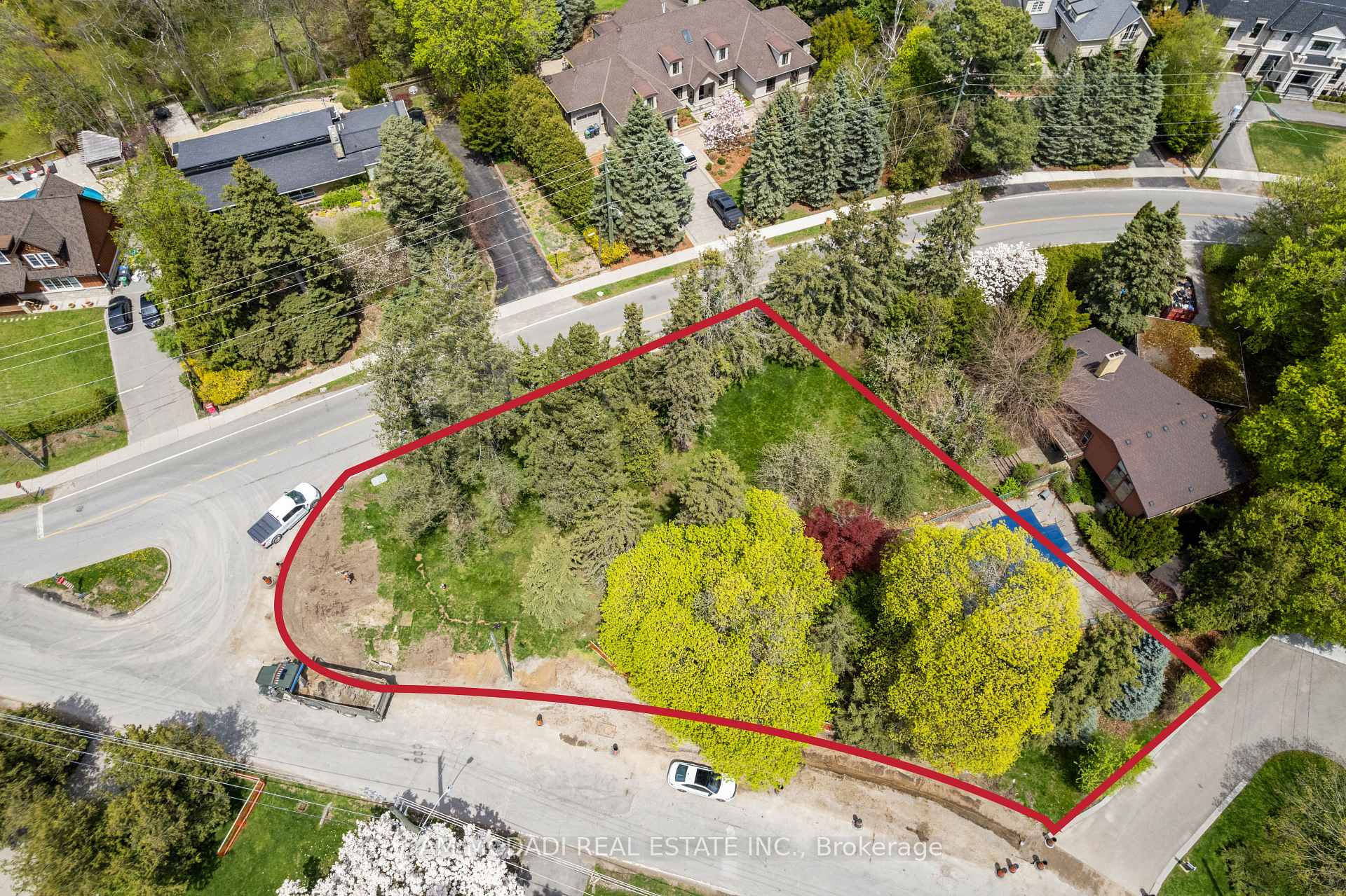 Photo 10 of 600 Bob O Link Road, Mississauga, Clarkson — HOMEH